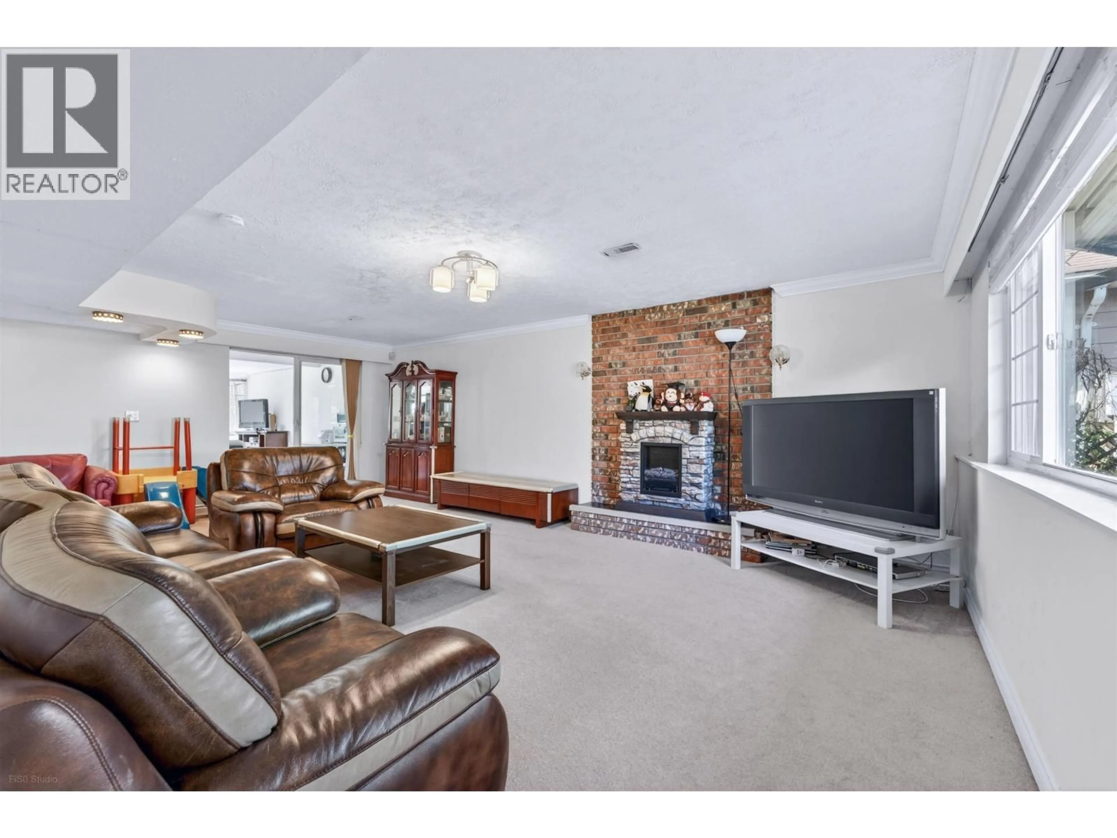 Living room with furniture, unknown for 9491 SEACOTE ROAD, Richmond British Columbia V7A3Z9