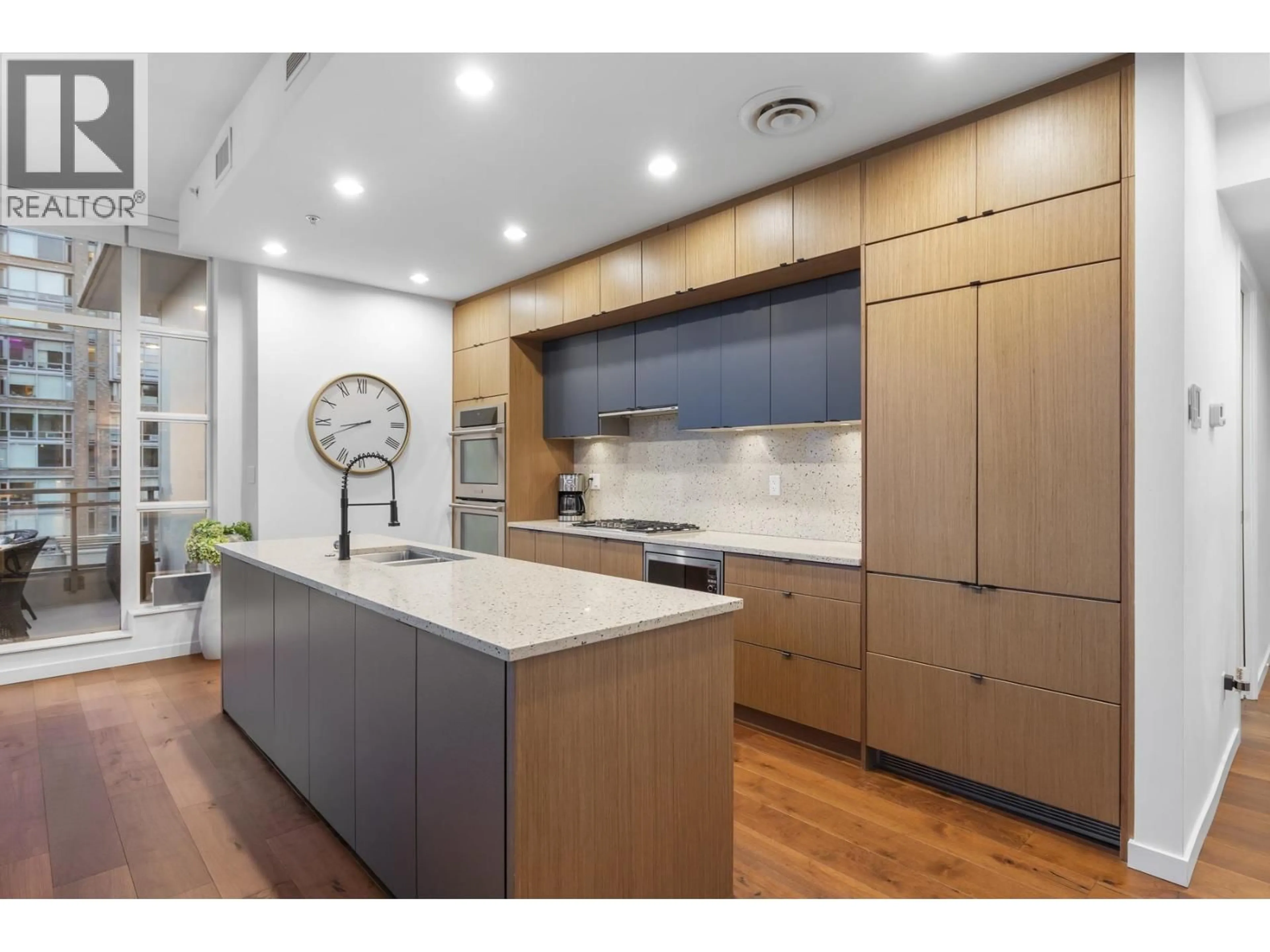 Contemporary kitchen, wood/laminate floor for 1503 - 1205 HOWE STREET, Vancouver British Columbia V6Z0B2