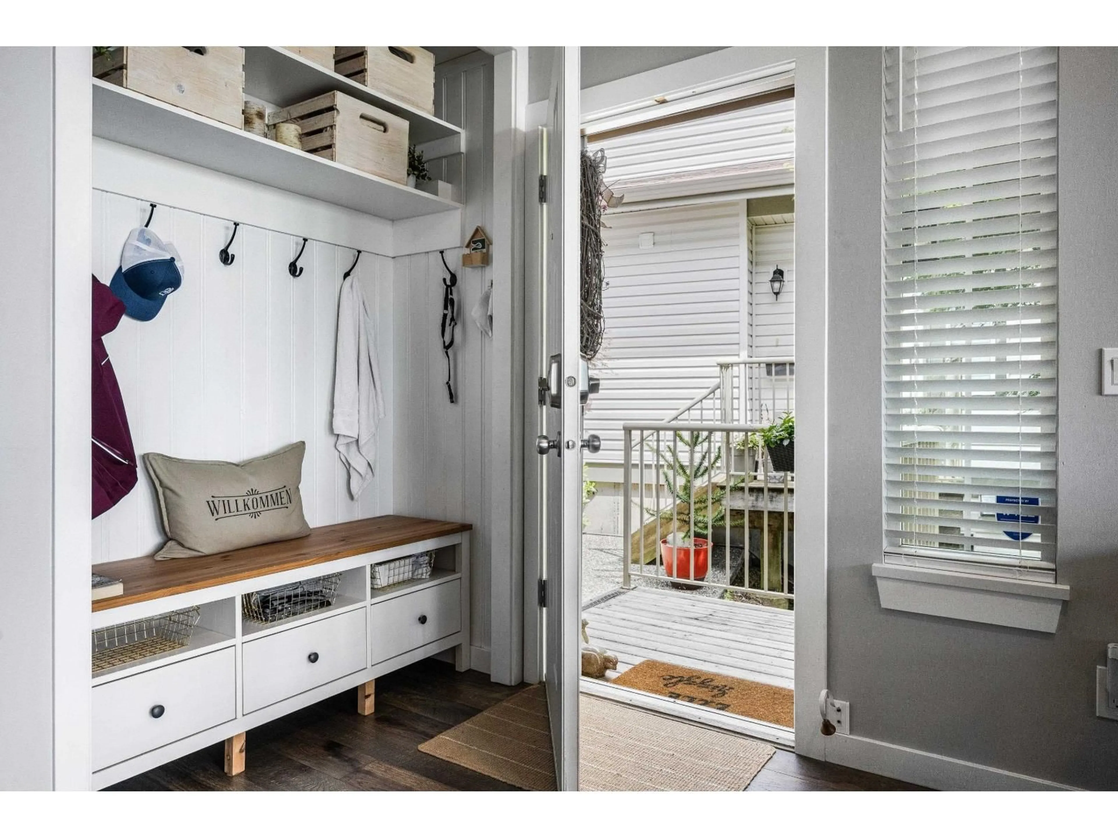 Indoor entryway for 80 - 35287 OLD YALE ROAD, Abbotsford British Columbia V3G8H5