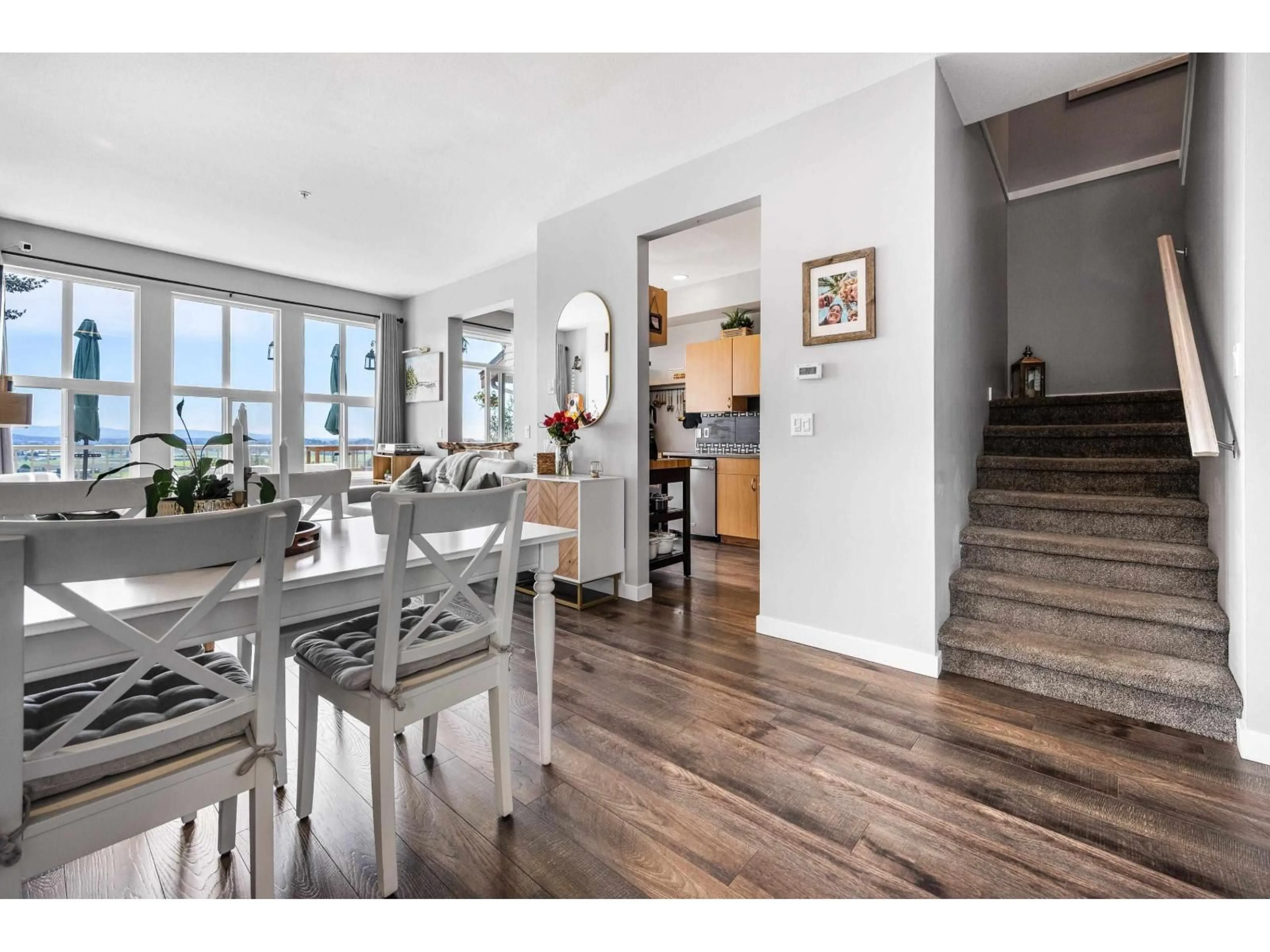 Dining room, wood/laminate floor for 80 - 35287 OLD YALE ROAD, Abbotsford British Columbia V3G8H5