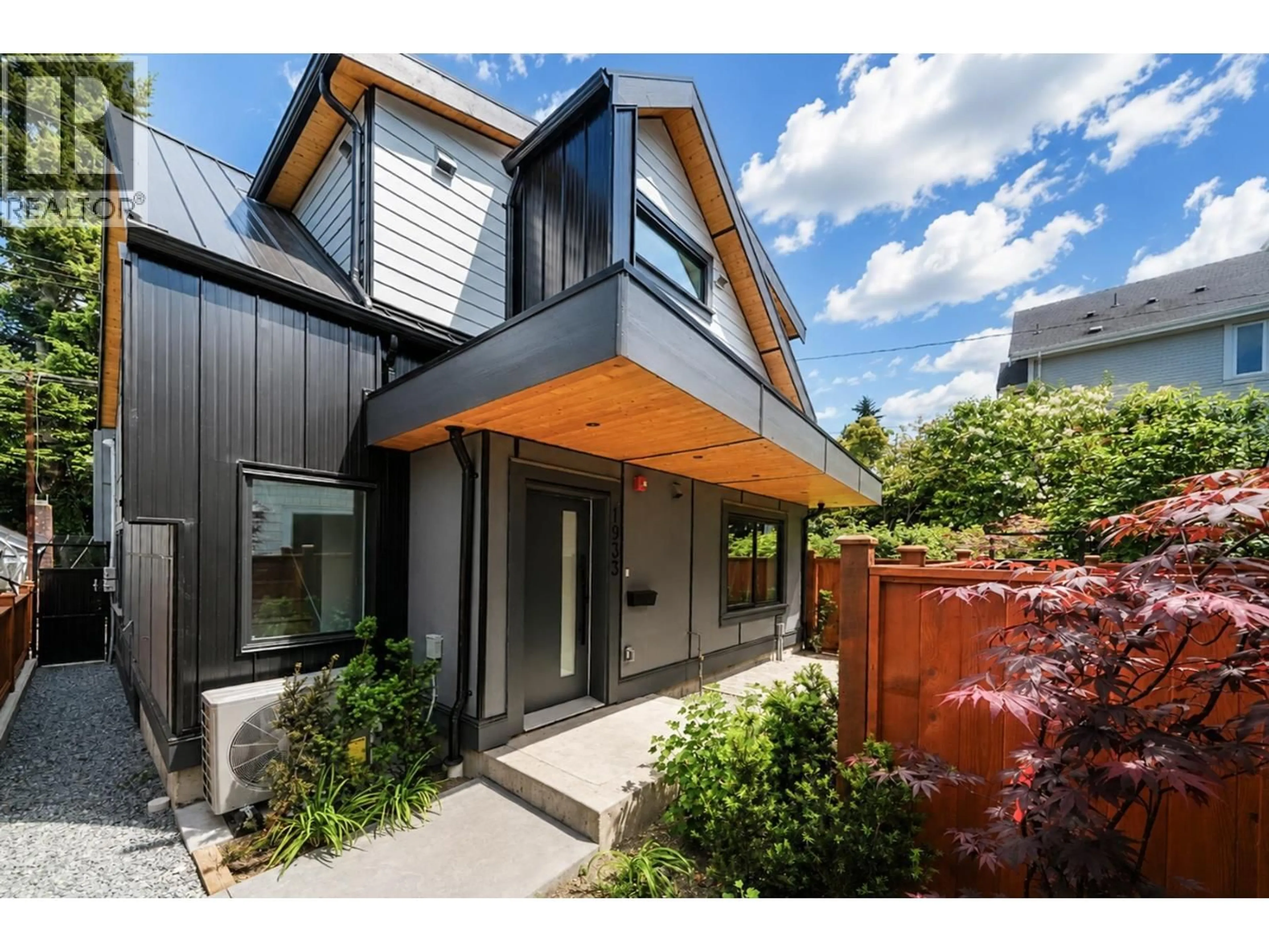 Unknown for 1933 4TH AVENUE, Vancouver British Columbia V5N1K3