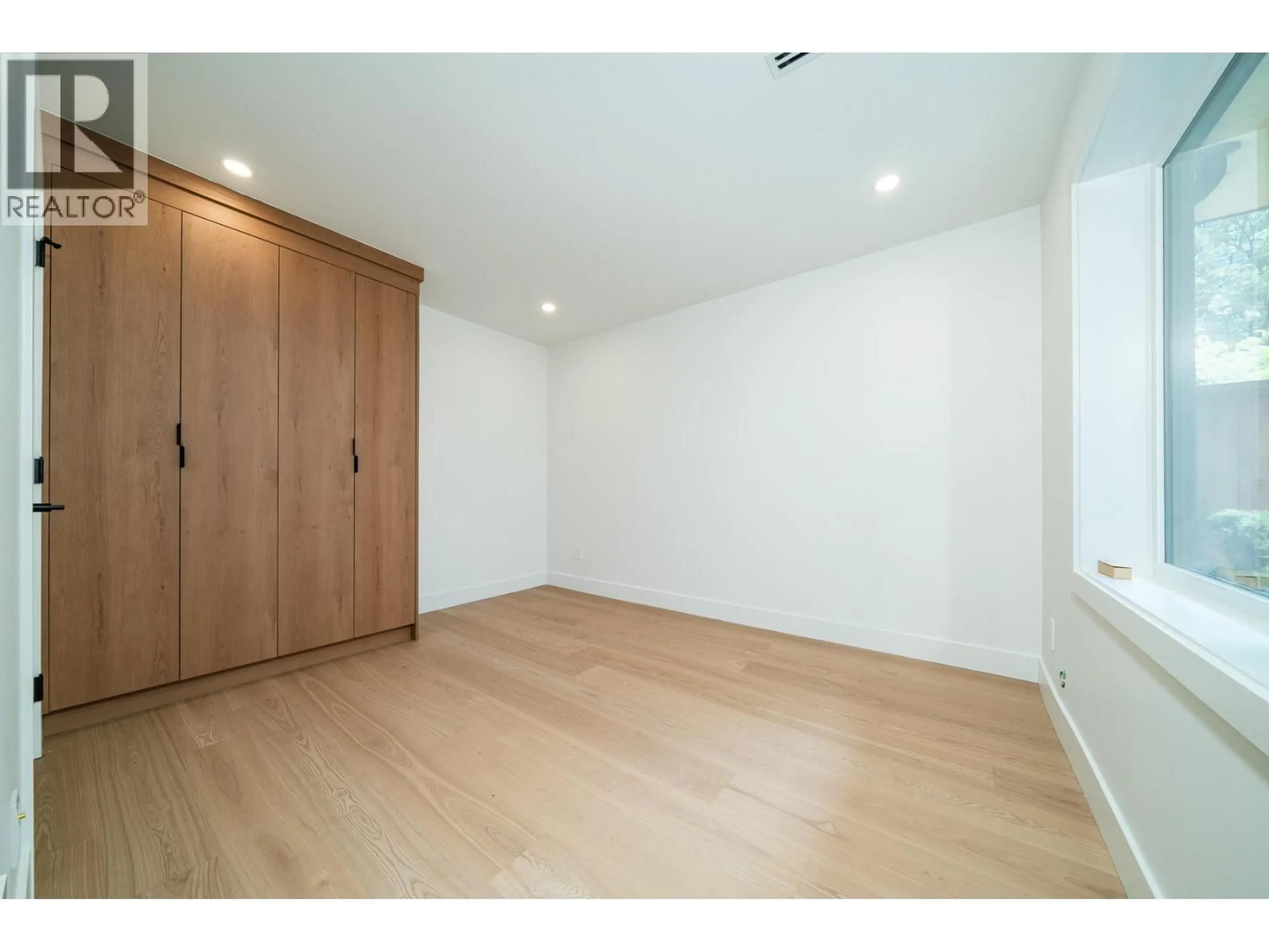 Storage room or clothes room or walk-in closet for 1933 4TH AVENUE, Vancouver British Columbia V5N1K3