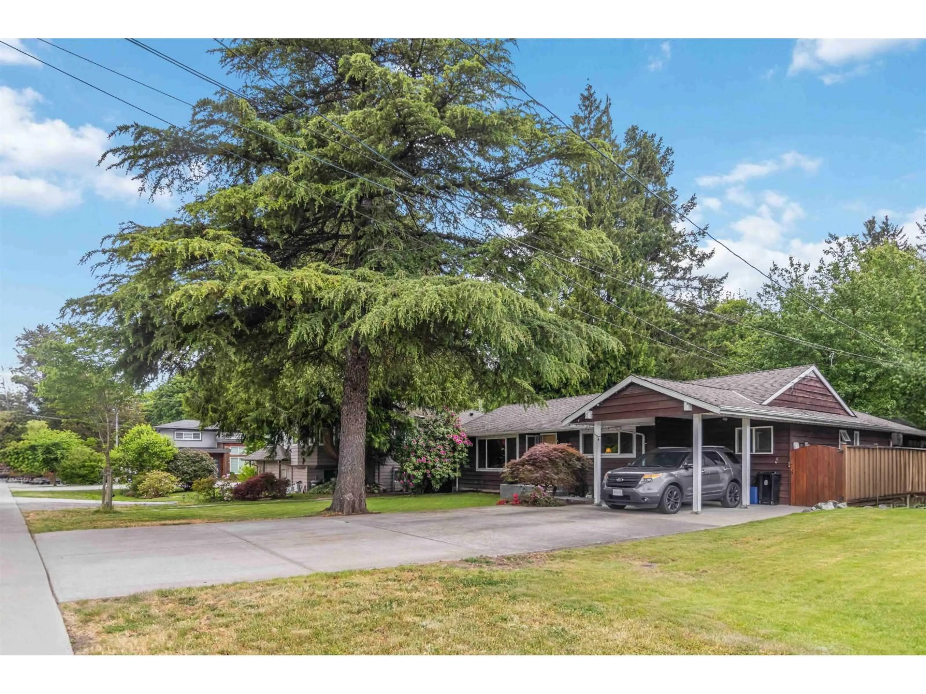 A pic from outside/outdoor area/front of a property/back of a property/a pic from drone, street for 8554 109B STREET, Delta British Columbia V4C4H3
