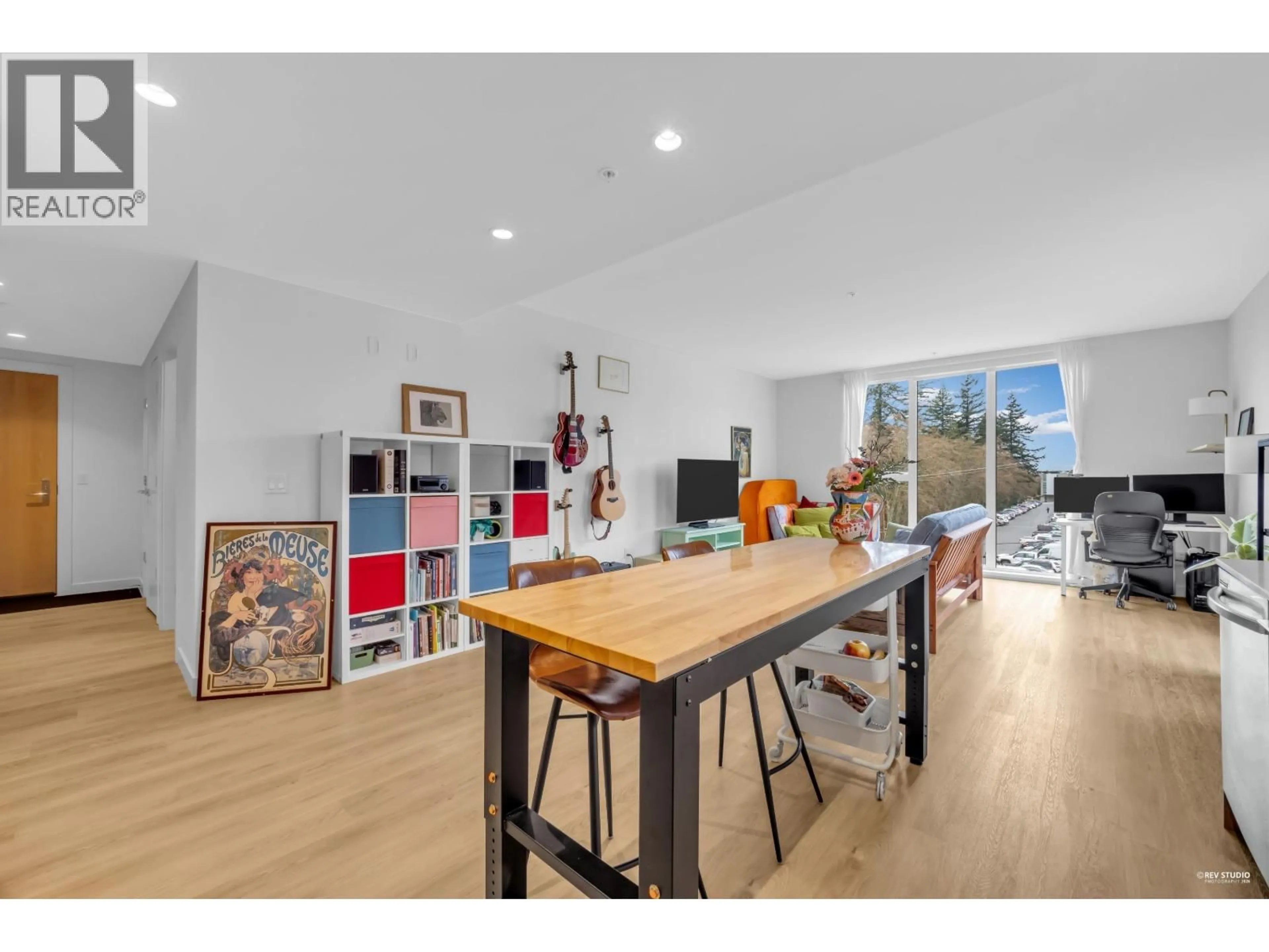 Open concept kitchen, wood/laminate floor for 510 - 9888 UNIVERSITY CRESCENT, Burnaby British Columbia V5A0G4