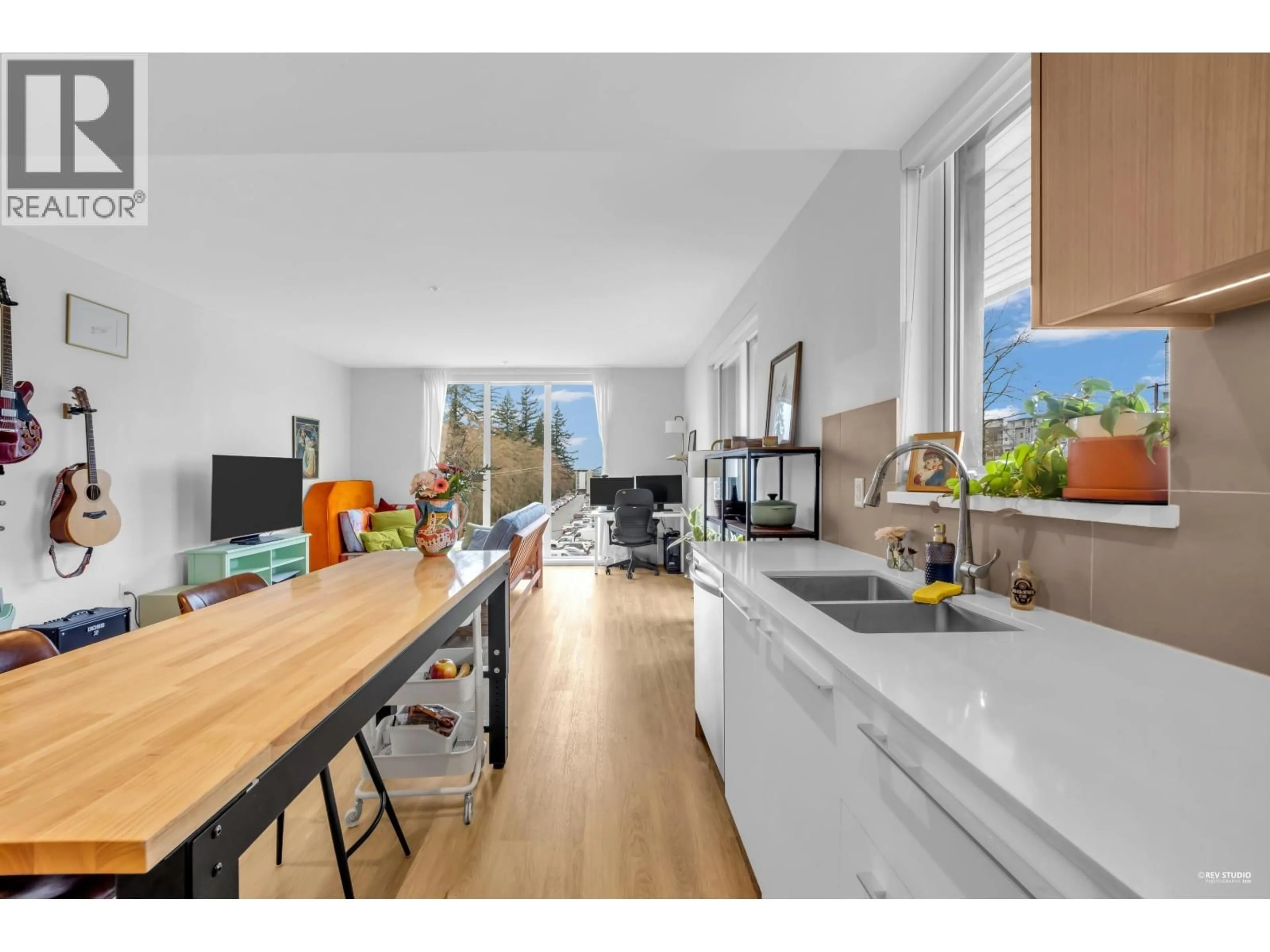 Open concept kitchen, unknown for 510 - 9888 UNIVERSITY CRESCENT, Burnaby British Columbia V5A0G4