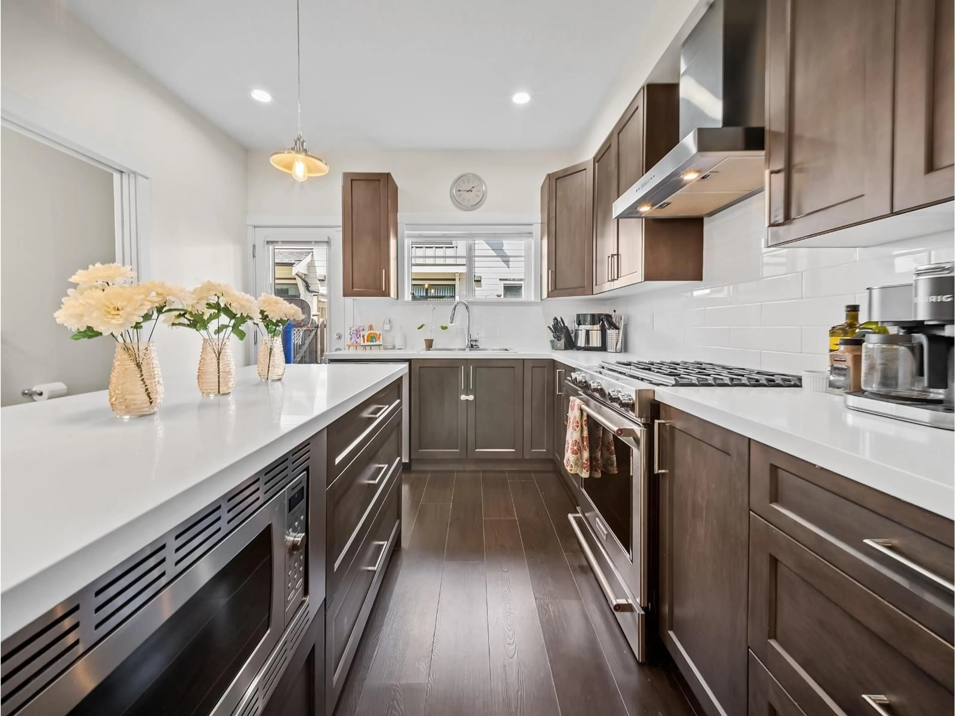 Contemporary kitchen, unknown for 115 - 16528 24A AVENUE, Surrey British Columbia V3Z0P4