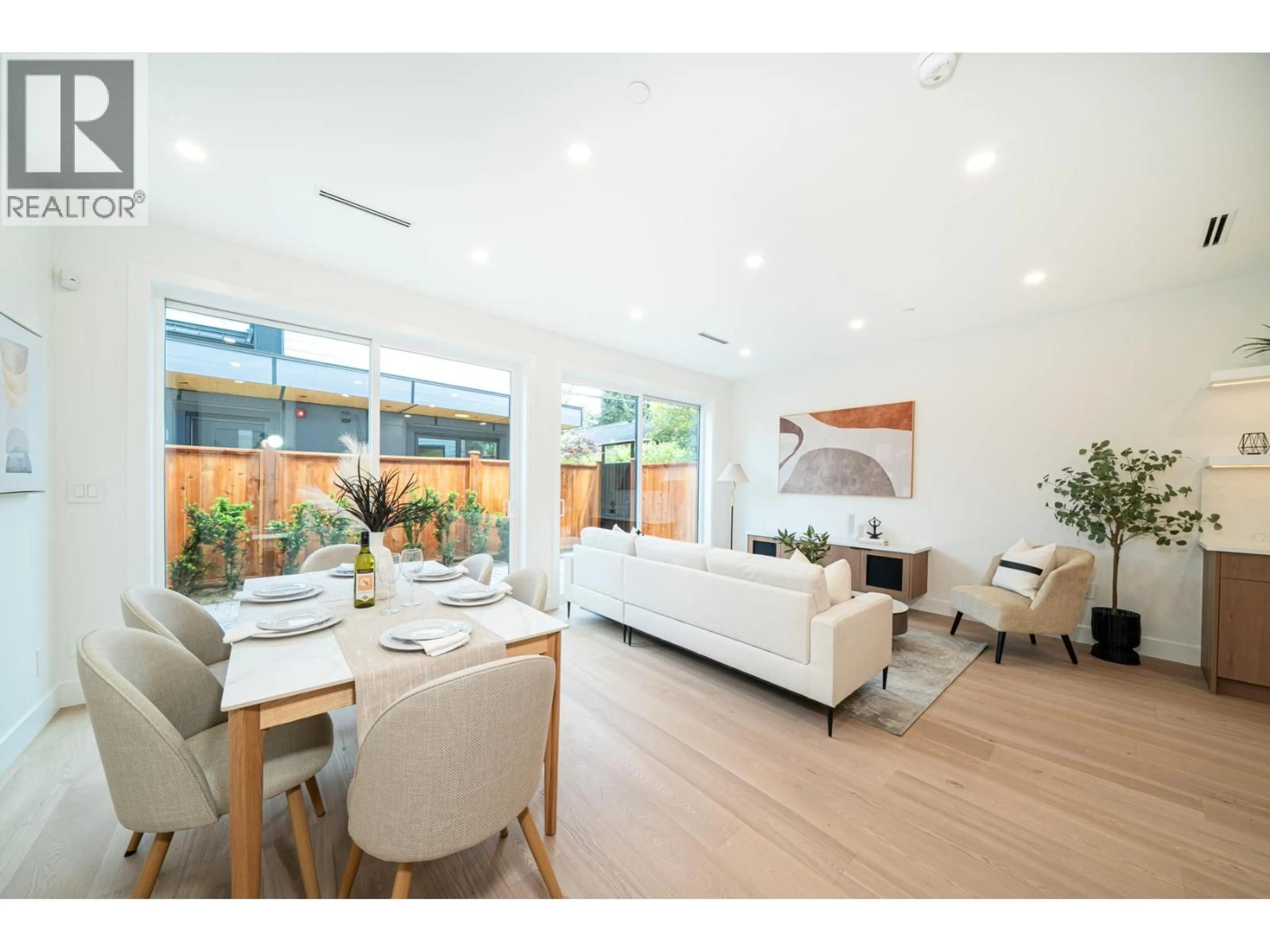 Unknown for 1935 4TH AVENUE, Vancouver British Columbia V5N1K3