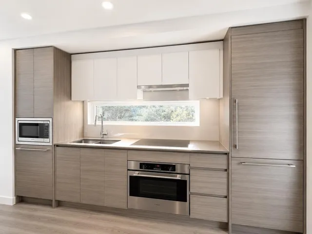 803 - 13615 FRASER HIGHWAY, Surrey 3
