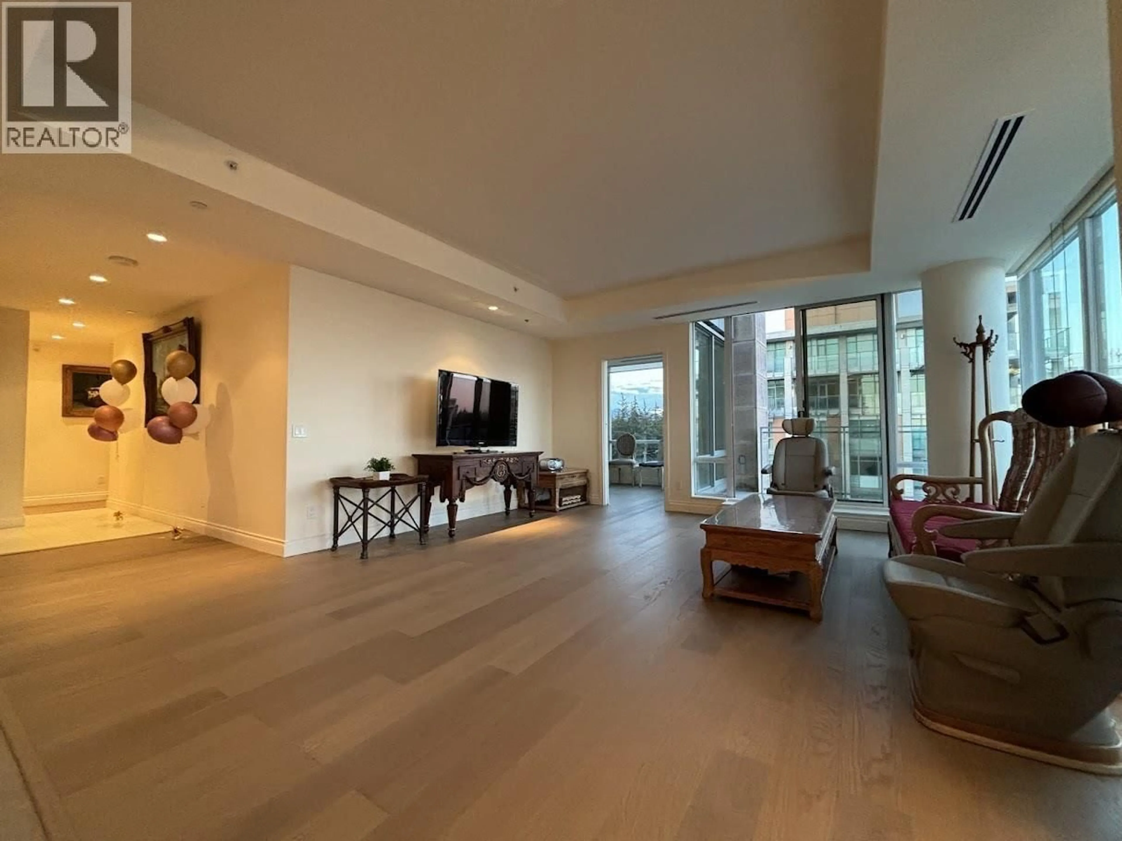Indoor foyer for 1501 - 5838 BERTON AVENUE, Vancouver British Columbia V6S0A5