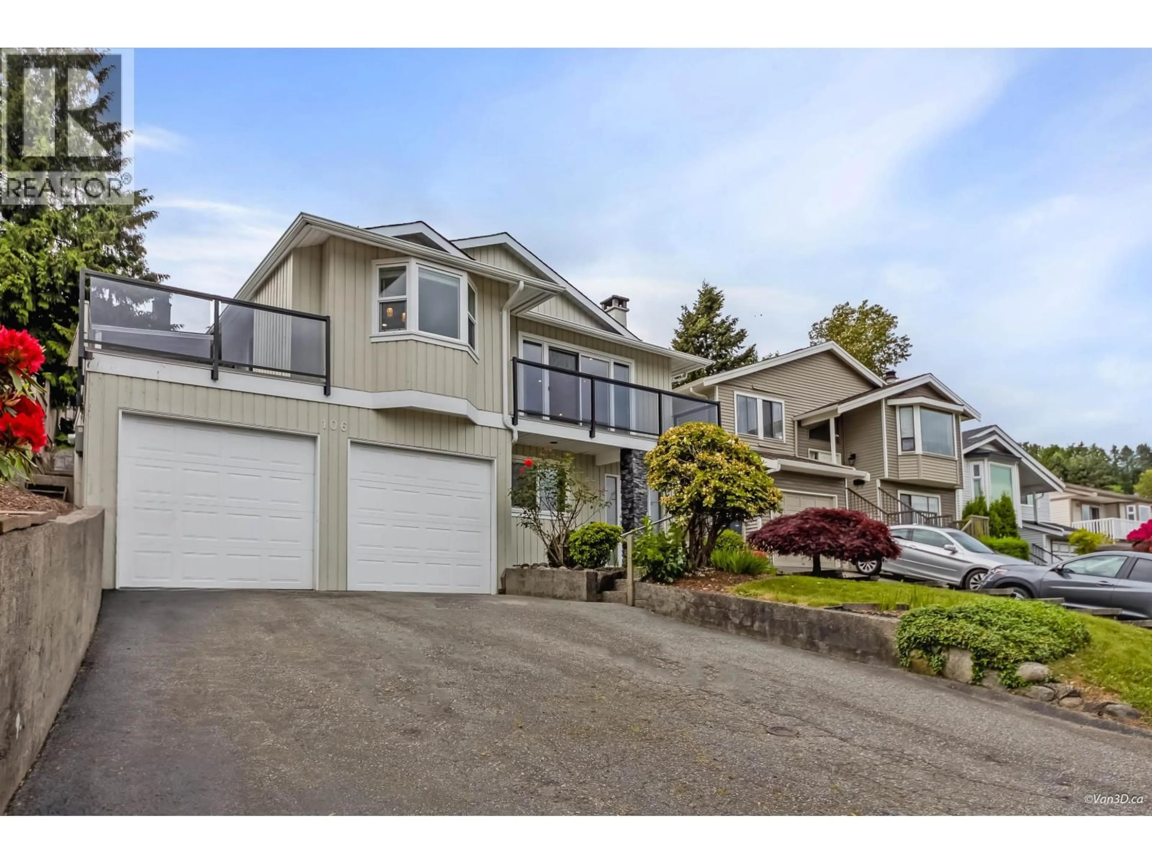 Home with vinyl exterior material, street for 106 WARRICK STREET, Coquitlam British Columbia V3K5L4