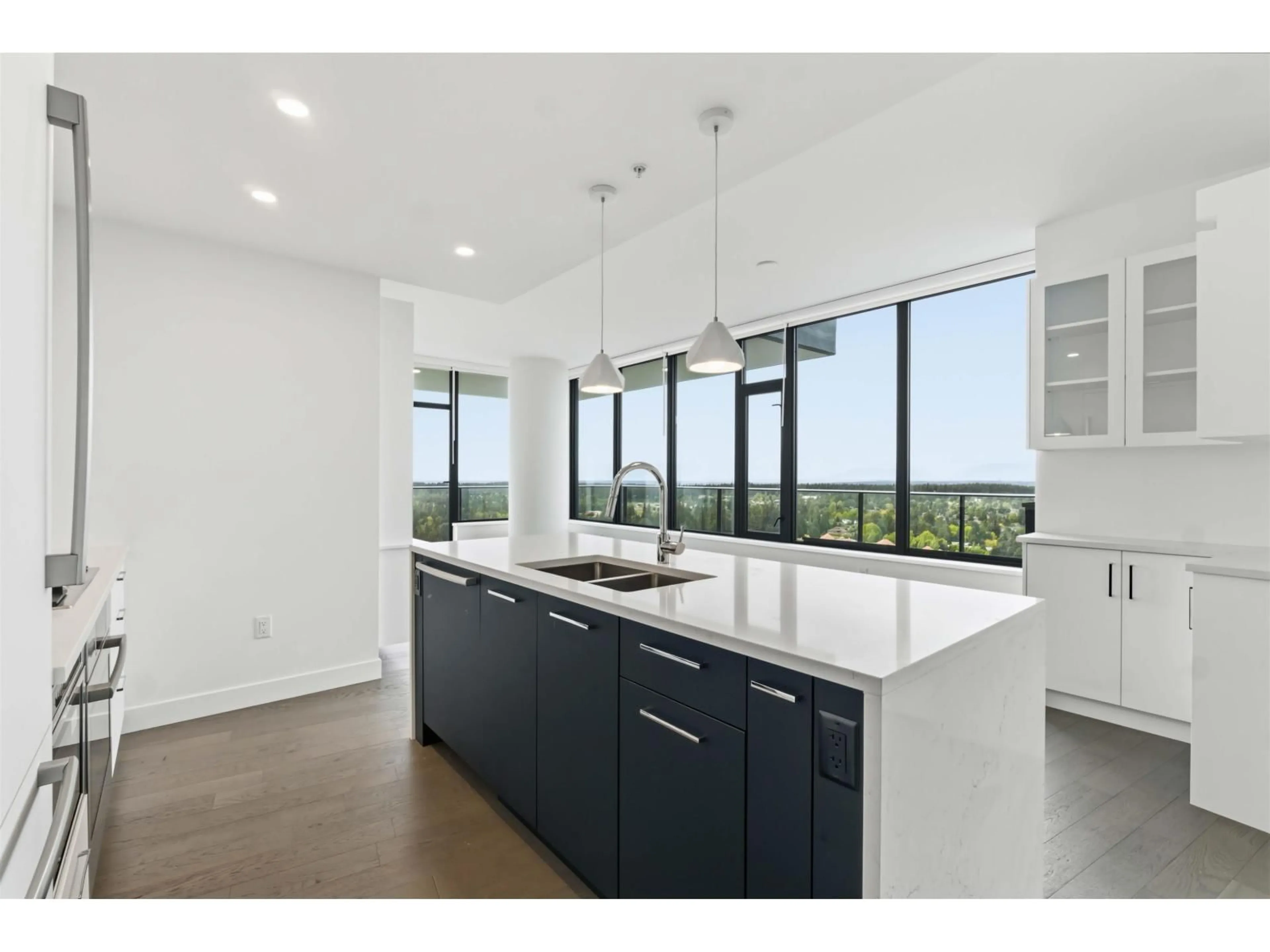 Open concept kitchen, ceramic/tile floor for 2406 - 1588 JOHNSTON ROAD, Surrey British Columbia V4B0C5