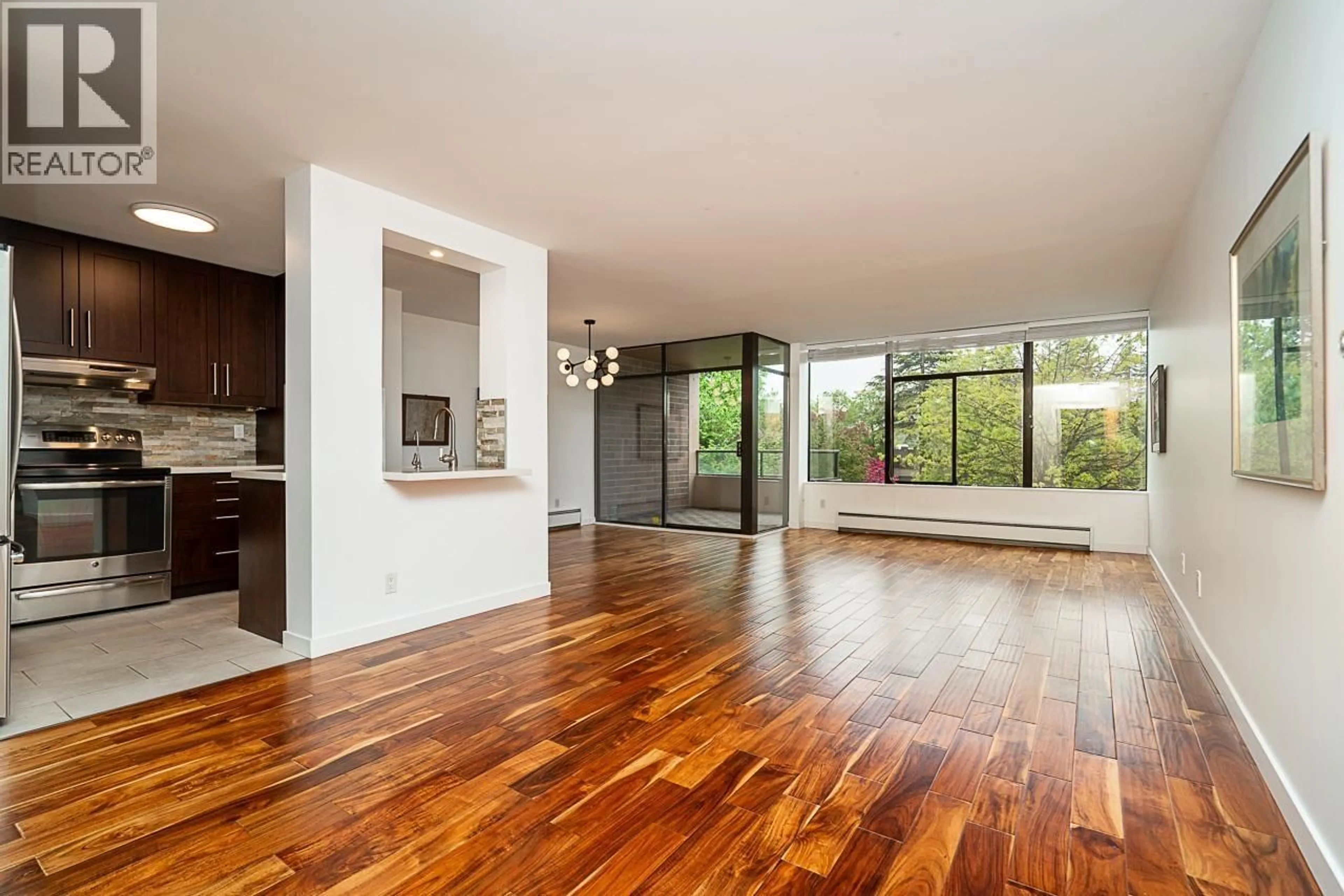 Indoor foyer for 309 - 2101 MCMULLEN AVENUE, Vancouver British Columbia V6L3B4