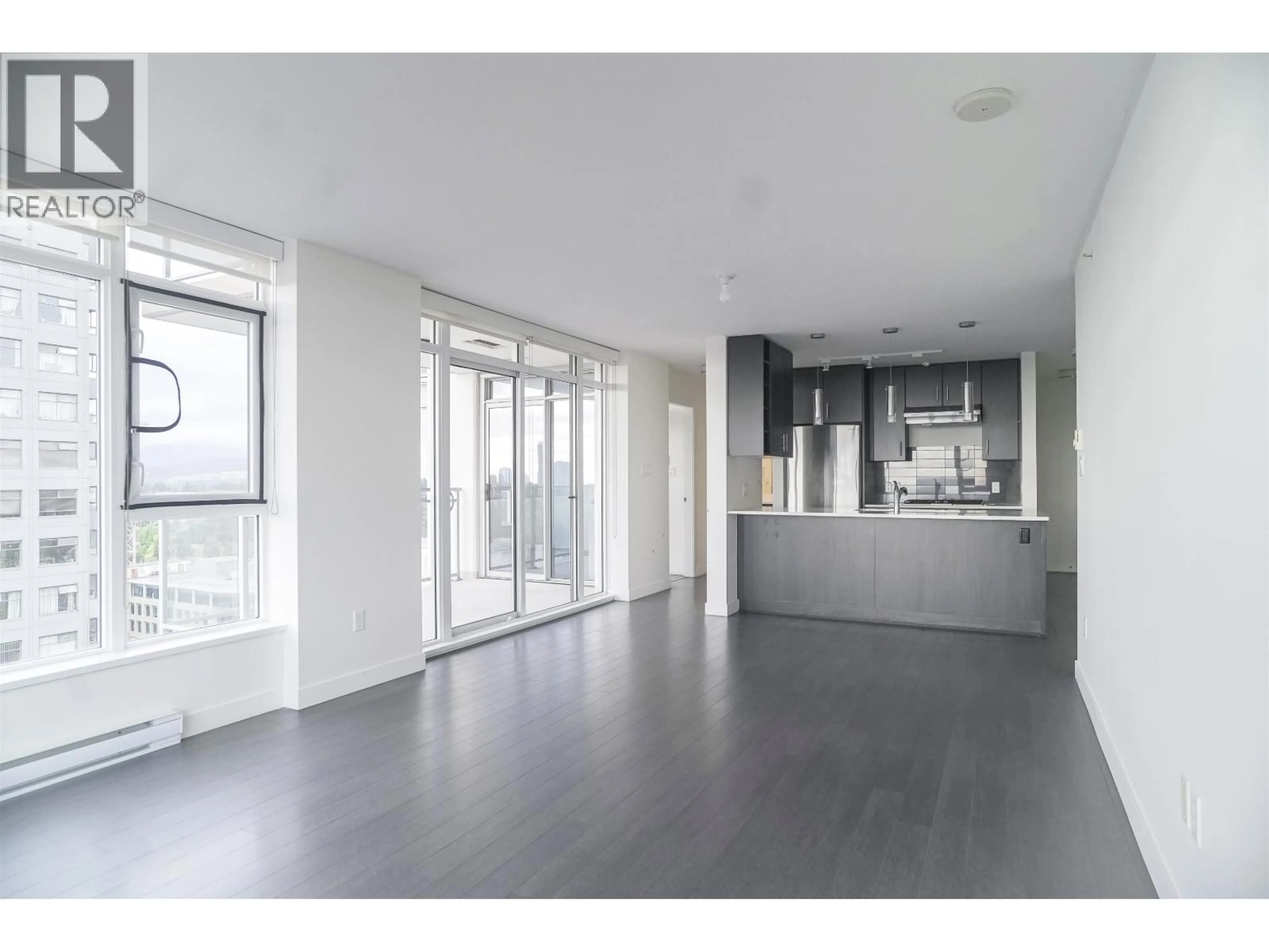 Indoor foyer for 1705 - 608 BELMONT STREET, New Westminster British Columbia V3M0G8