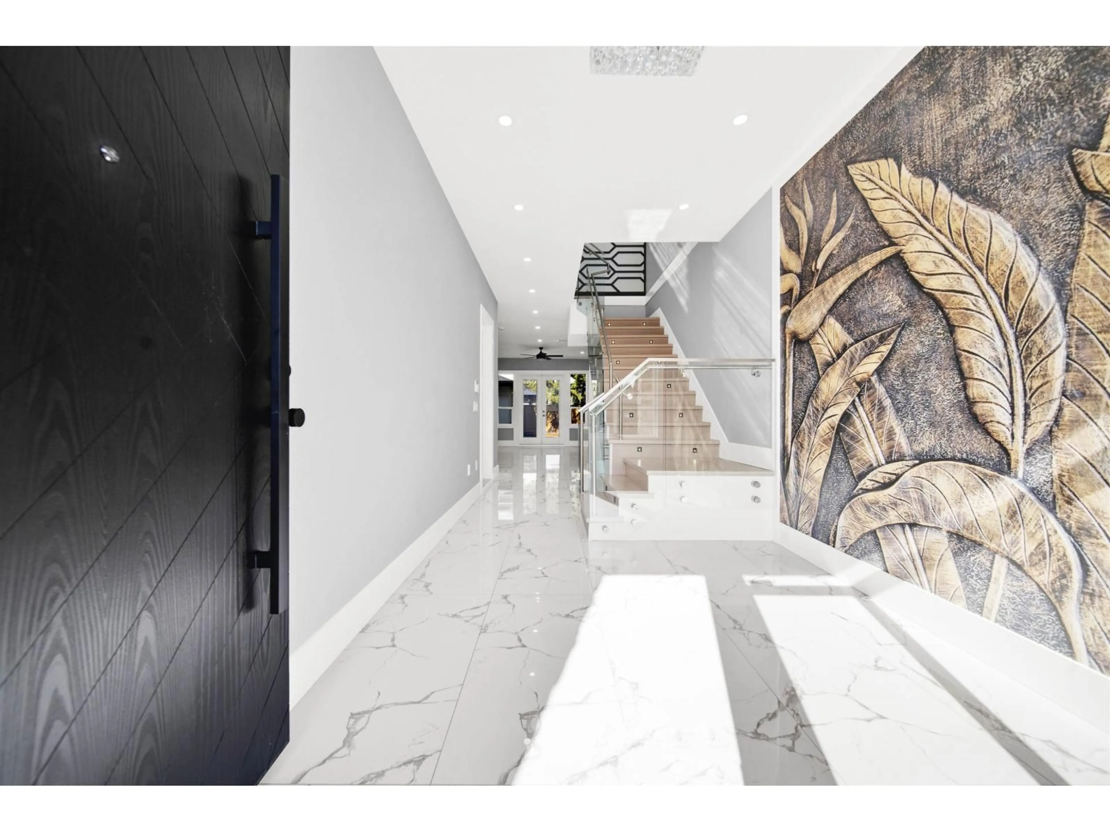 Indoor foyer for 11775 82B AVENUE, Delta British Columbia V4C2E8