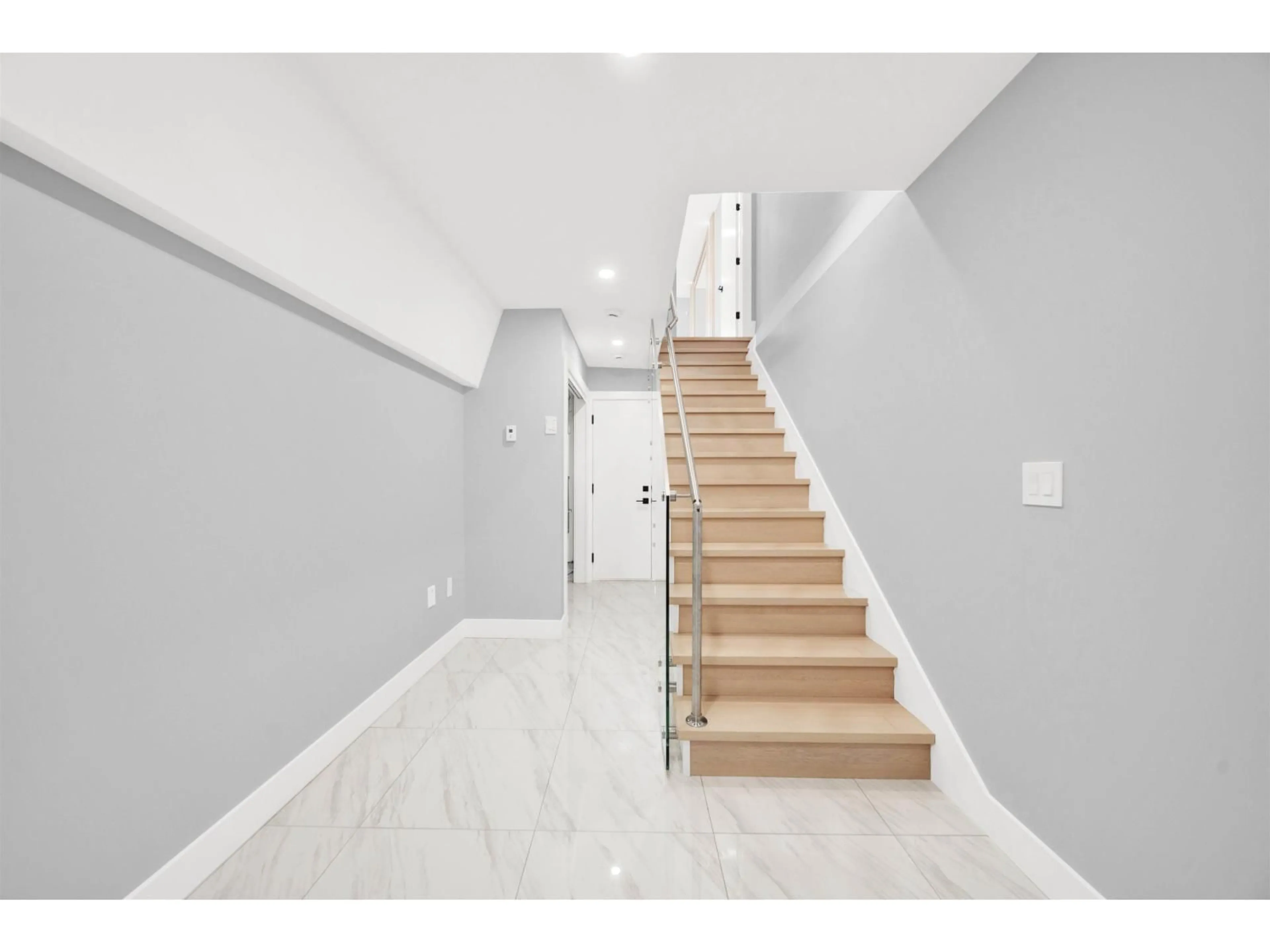Stairs for 11775 82B AVENUE, Delta British Columbia V4C2E8