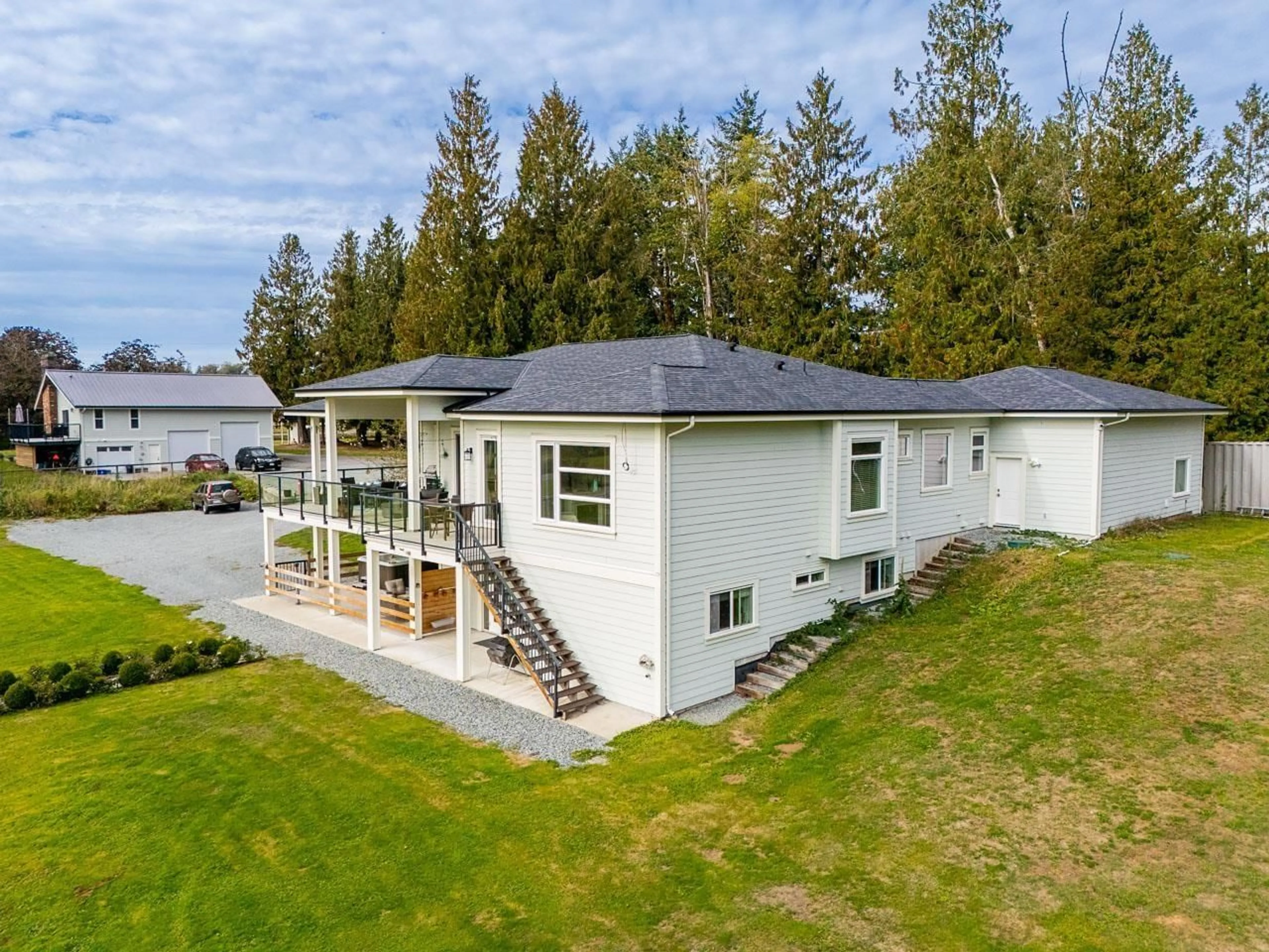 A pic from outside/outdoor area/front of a property/back of a property/a pic from drone, unknown for 934 248 STREET, Langley British Columbia V4W2G1