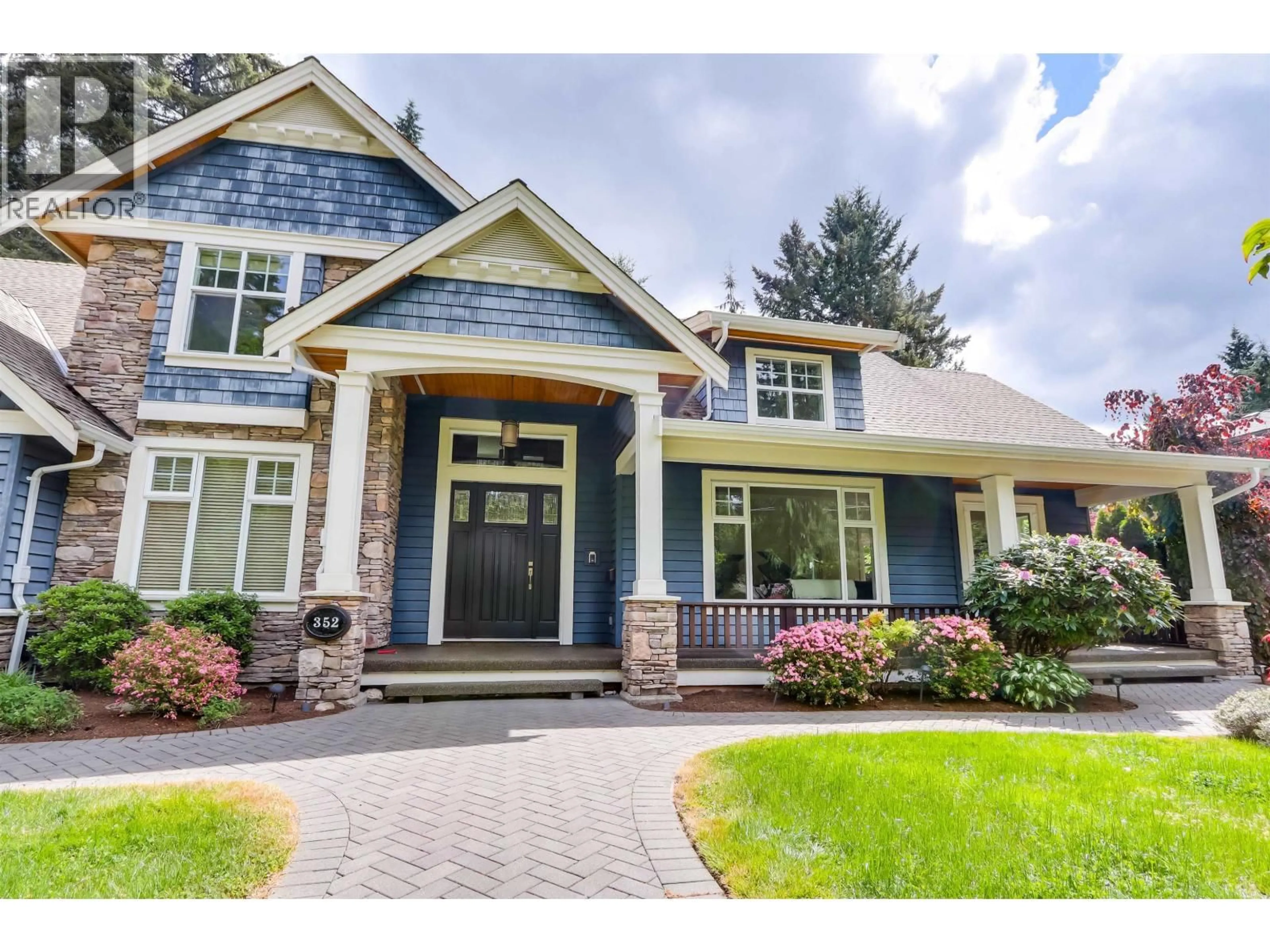 Home with brick exterior material, street for 352 ST. JAMES CRESCENT, West Vancouver British Columbia V7S1J8