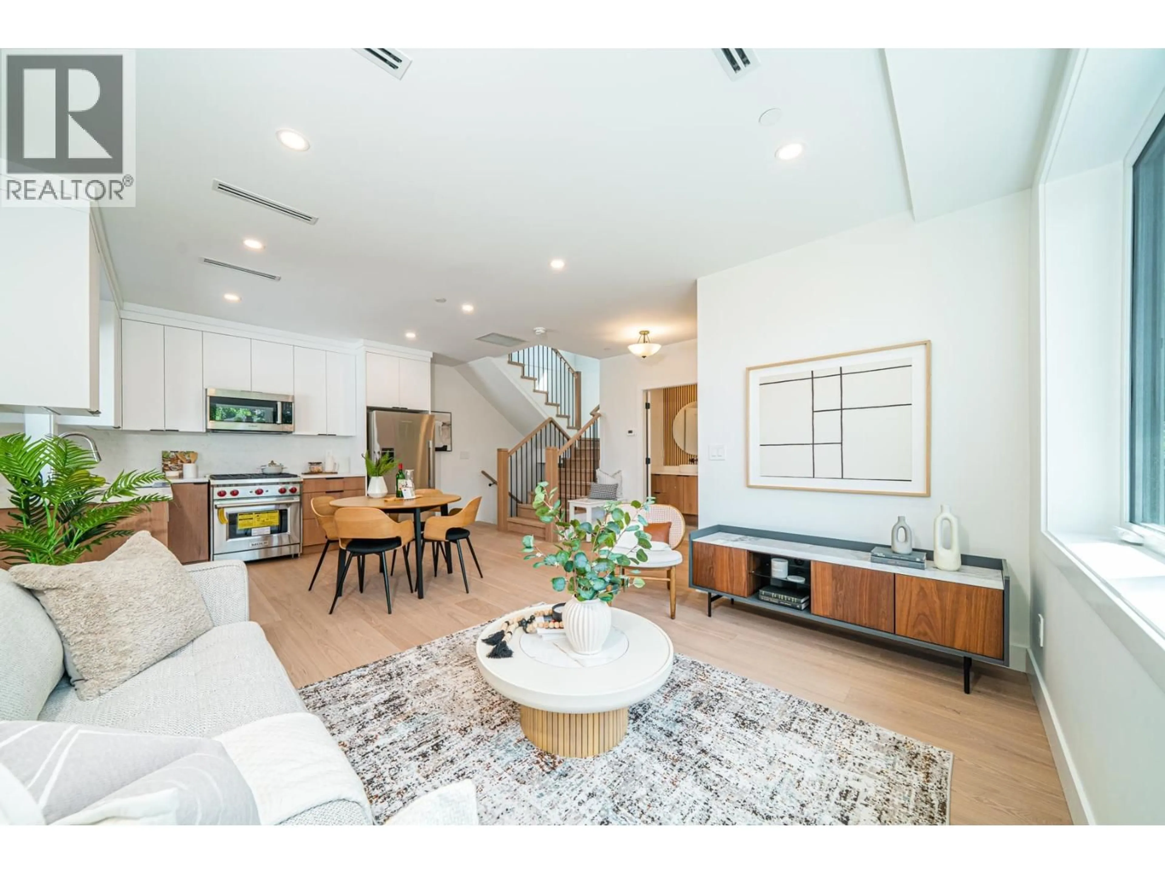 Unknown for 1937 4TH AVENUE, Vancouver British Columbia V5N1K3
