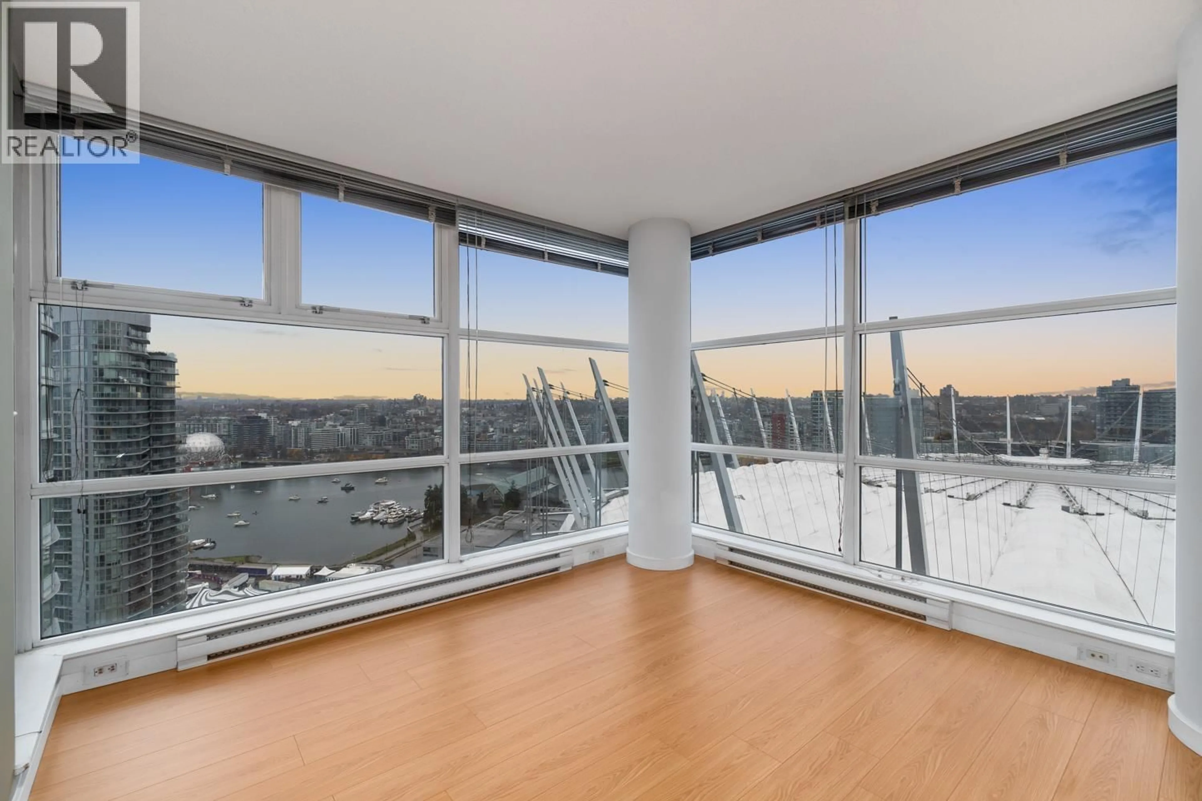 A pic of a room for 2801 - 111 WEST GEORGIA STREET, Vancouver British Columbia V6B1T8