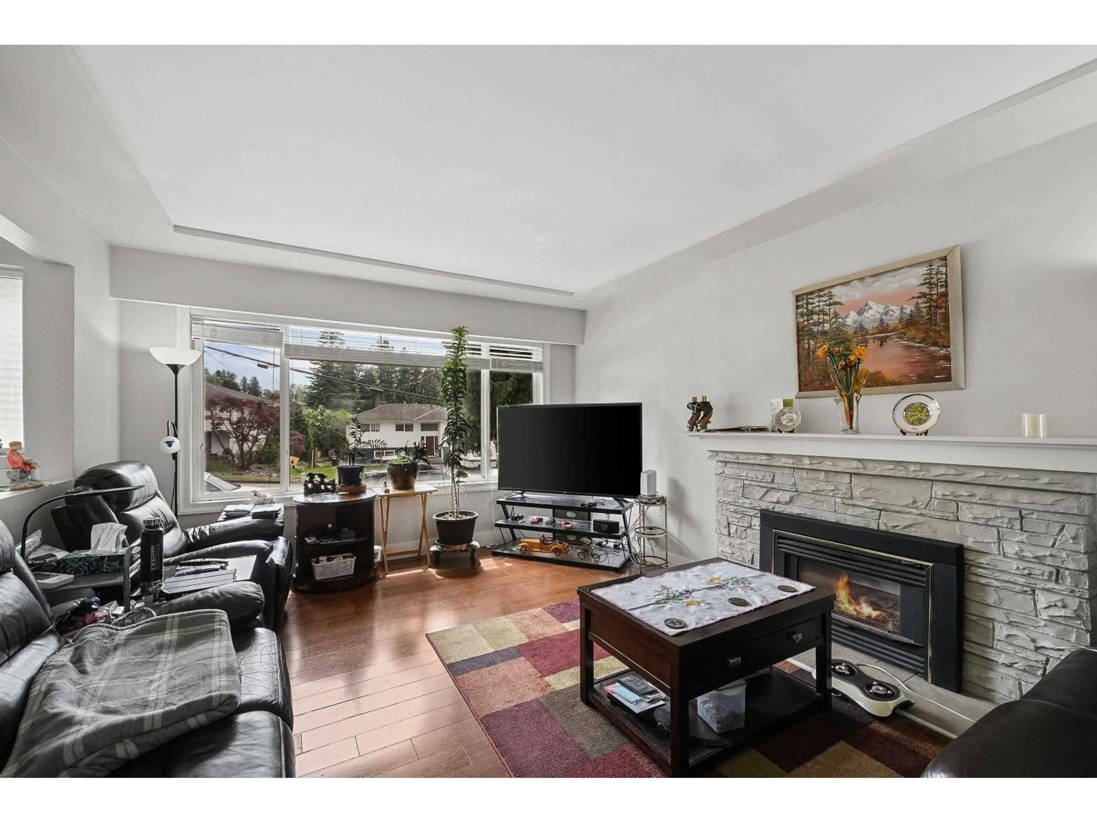 Living room with furniture, unknown for 11181 90 AVENUE, Delta British Columbia V4C3H1
