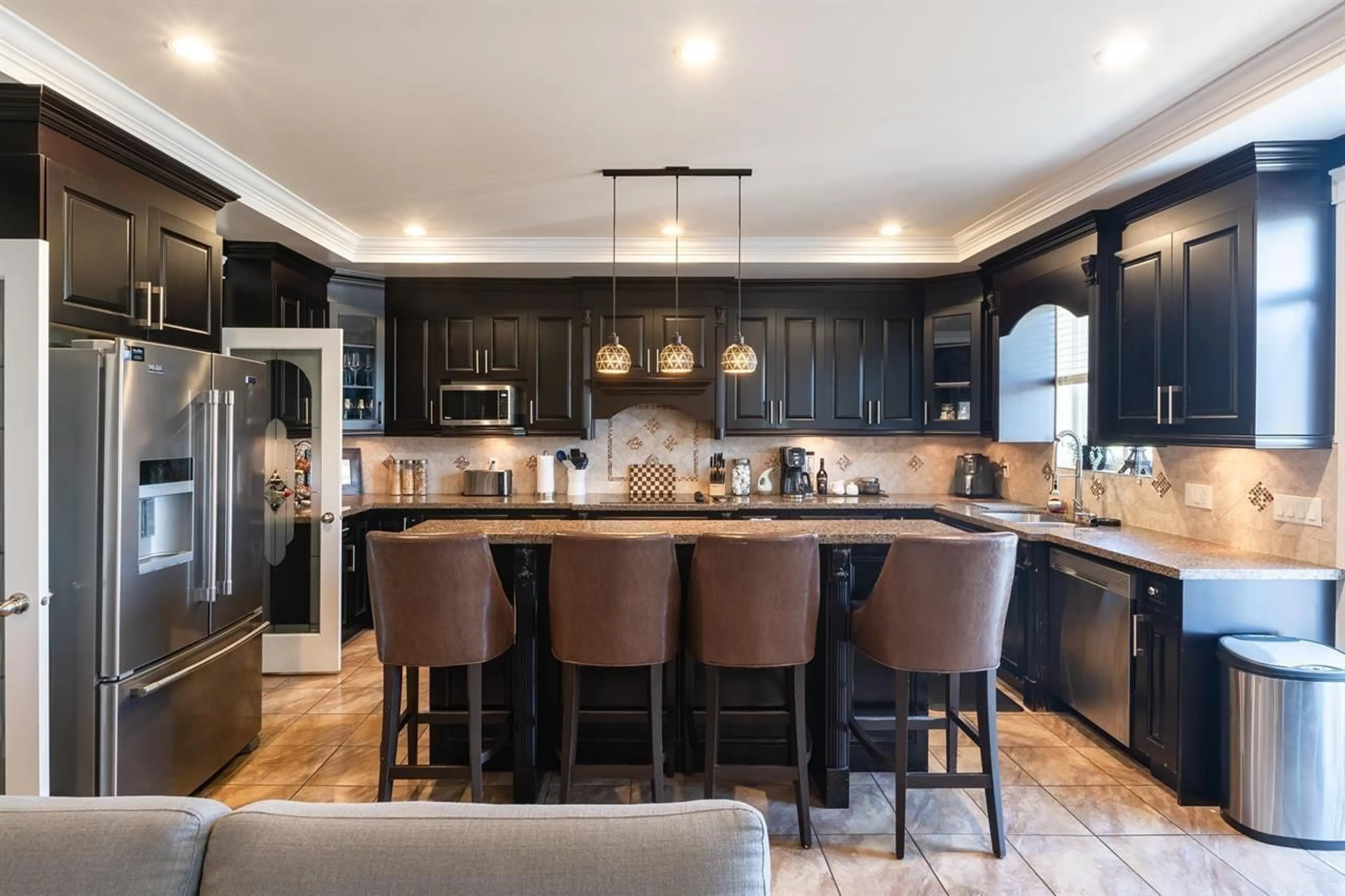 Open concept kitchen, ceramic/tile floor for 14239 62 AVENUE, Surrey British Columbia V3X0B8