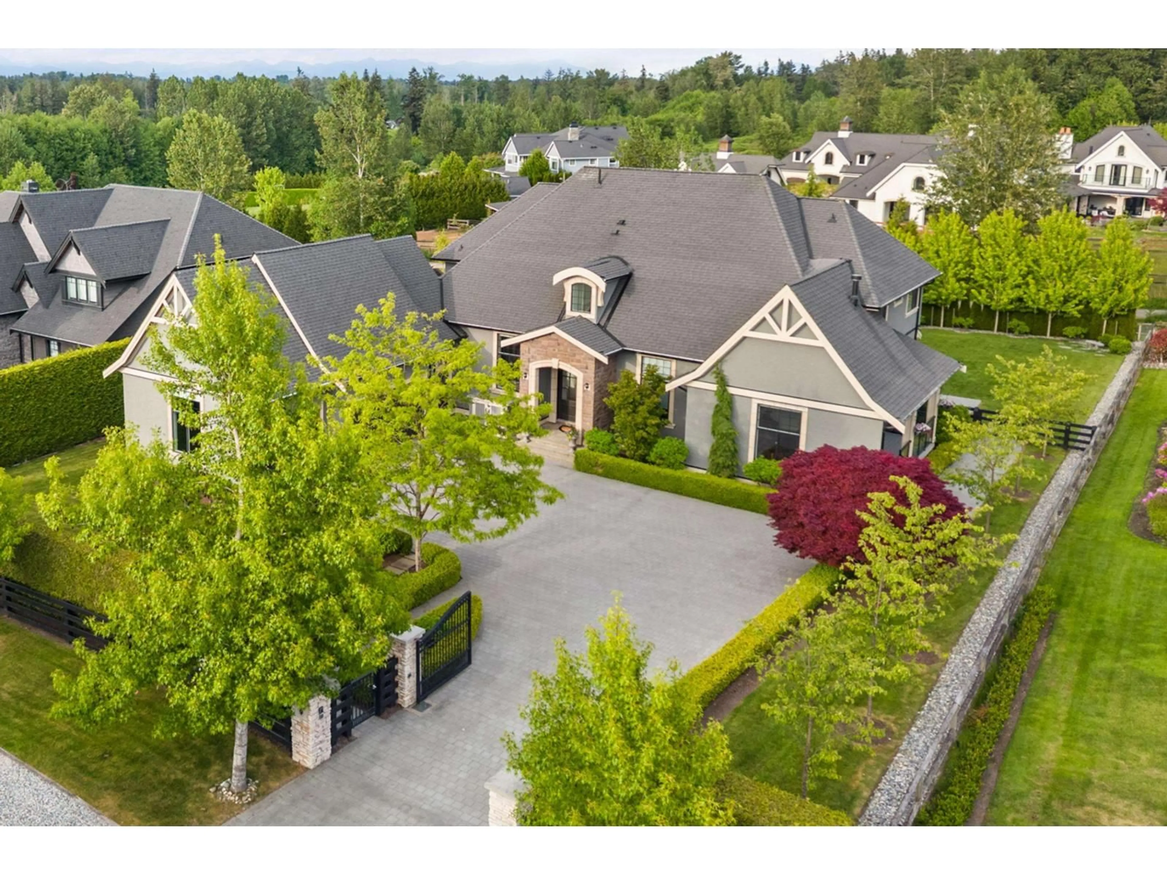 A pic from outside/outdoor area/front of a property/back of a property/a pic from drone, street for 350 198TH STREET, Langley British Columbia V2Z0A6