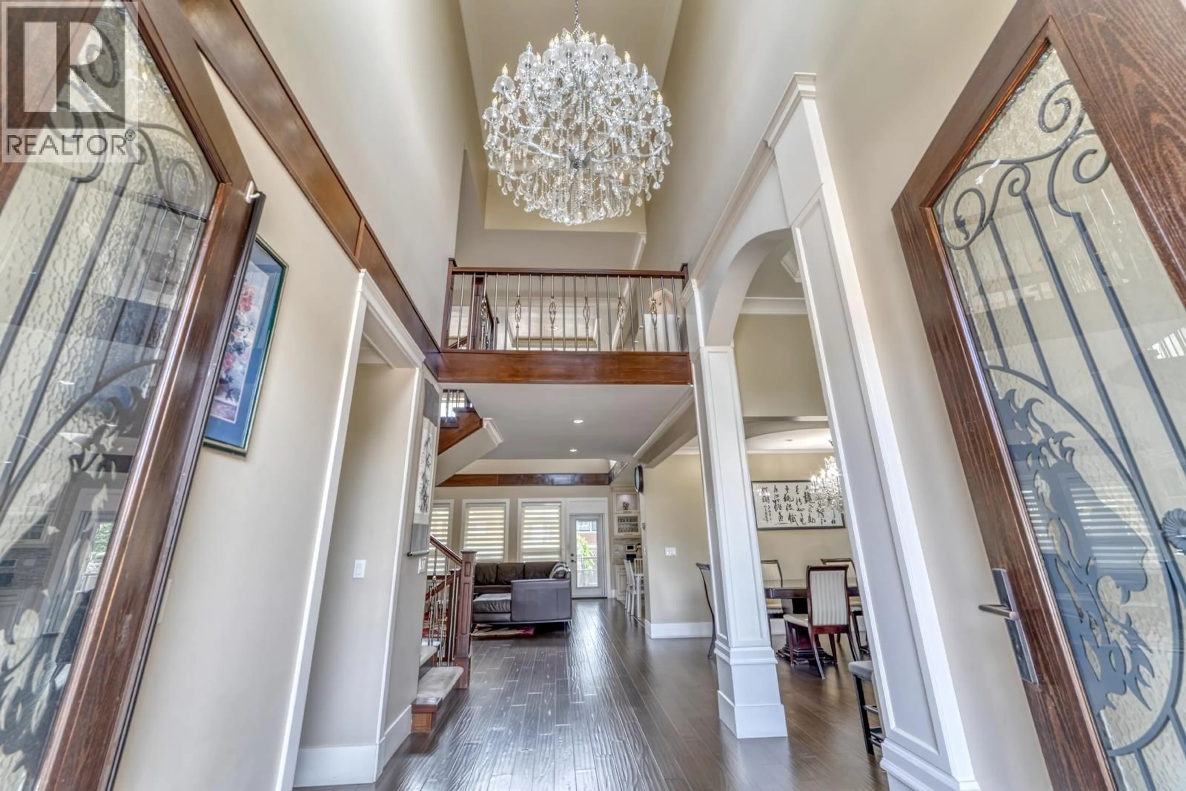 Indoor foyer for 710 RODERICK AVENUE, Coquitlam British Columbia V3K1P5