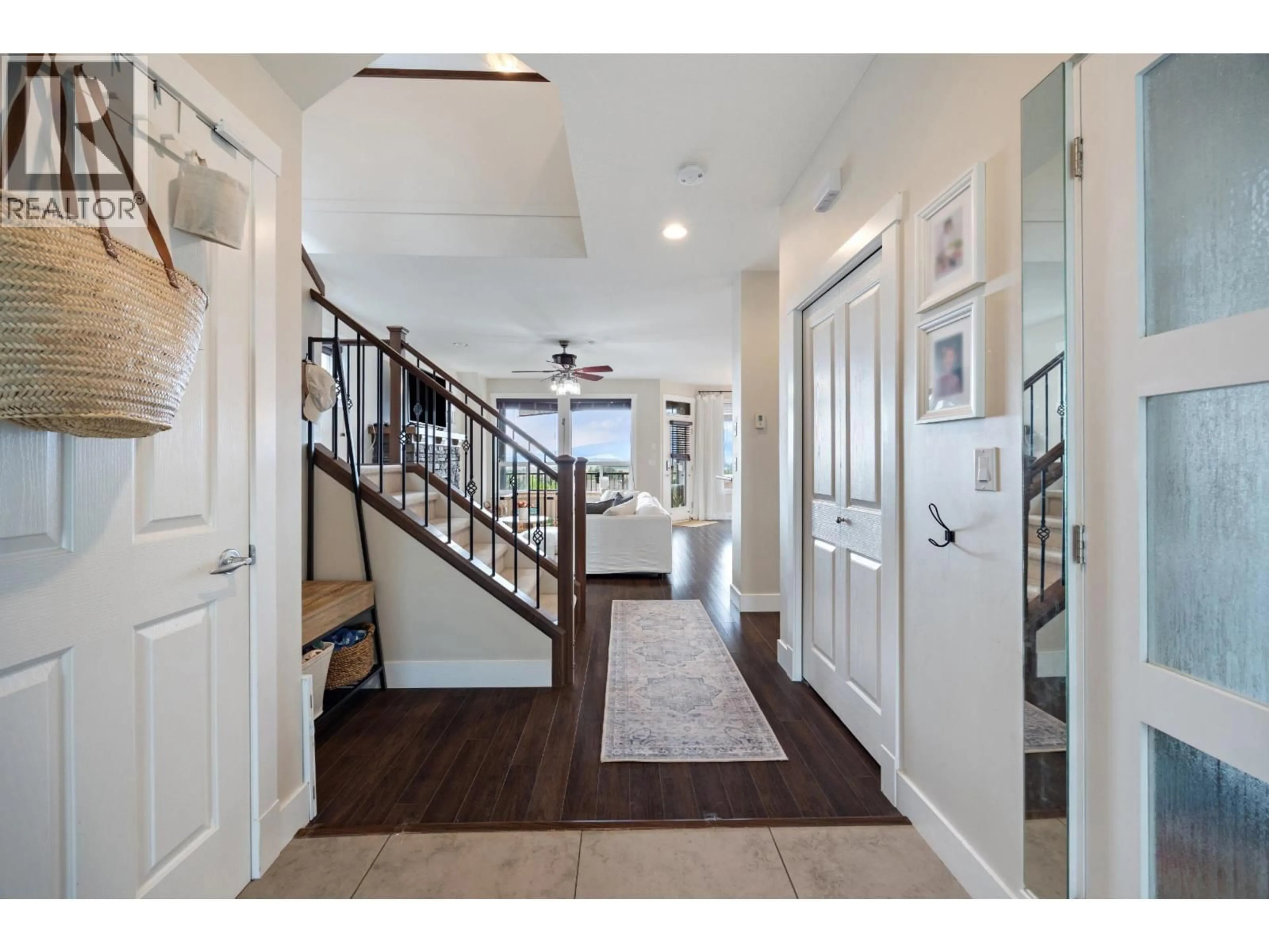 Indoor entryway for 13679 BLAKE LOOP, Maple Ridge British Columbia V4R0B3
