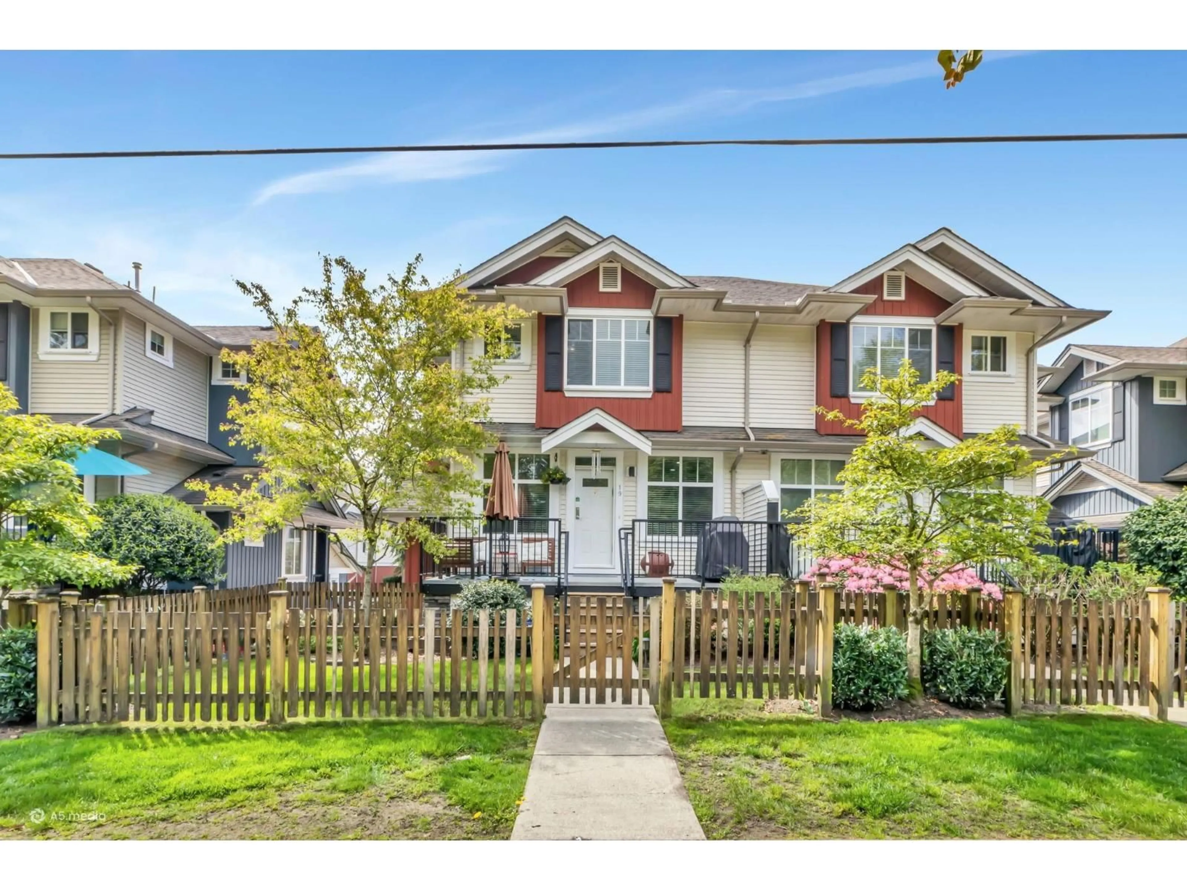 Home with vinyl exterior material, street for 19 - 6956 193 STREET, Surrey British Columbia V4N6E7