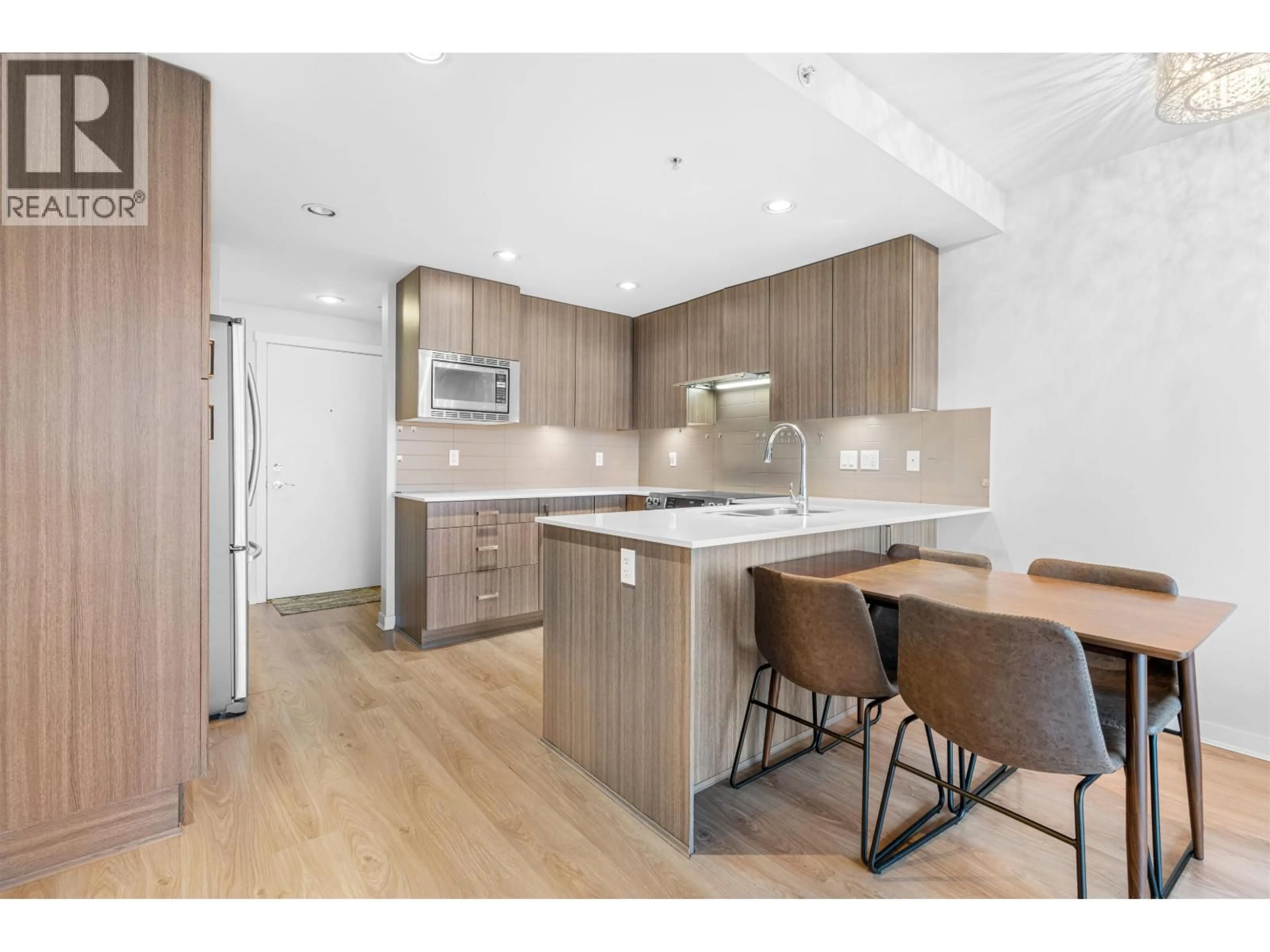 Open concept kitchen, wood/laminate floor for 1602 - 125 COLUMBIA STREET, New Westminster British Columbia V3L0G8