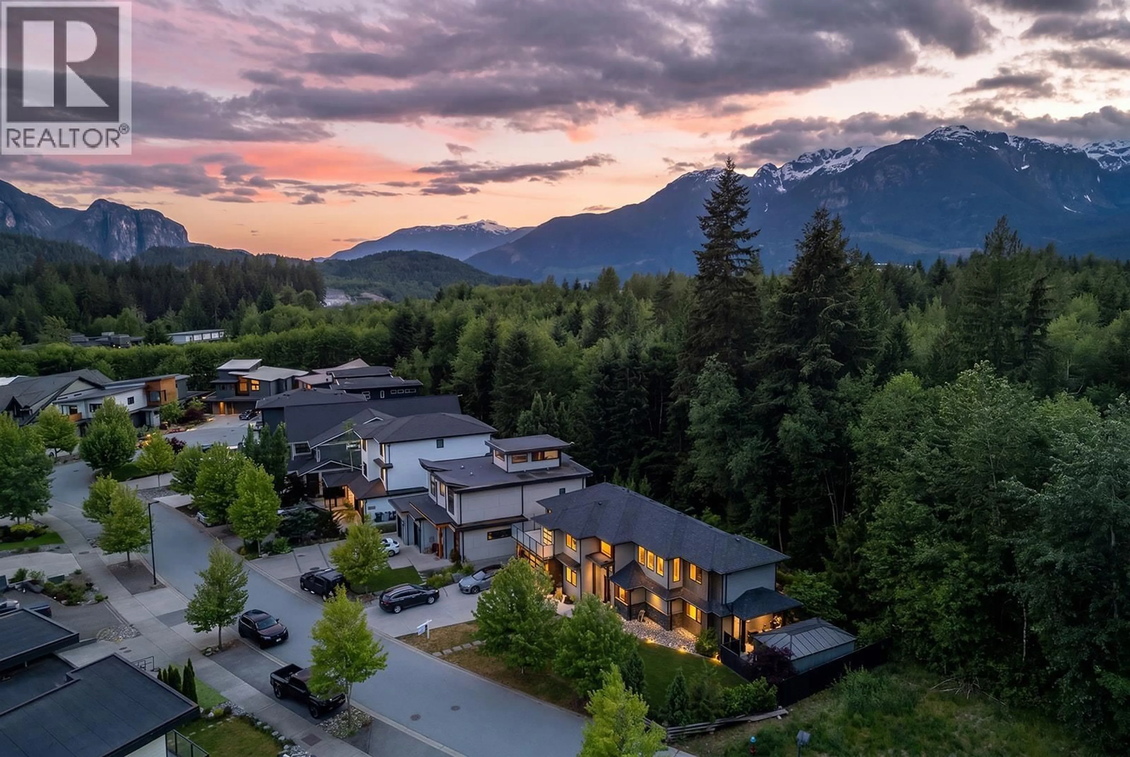 A pic from outside/outdoor area/front of a property/back of a property/a pic from drone, mountain view for 40305 ARISTOTLE DRIVE, Squamish British Columbia V8B0V5