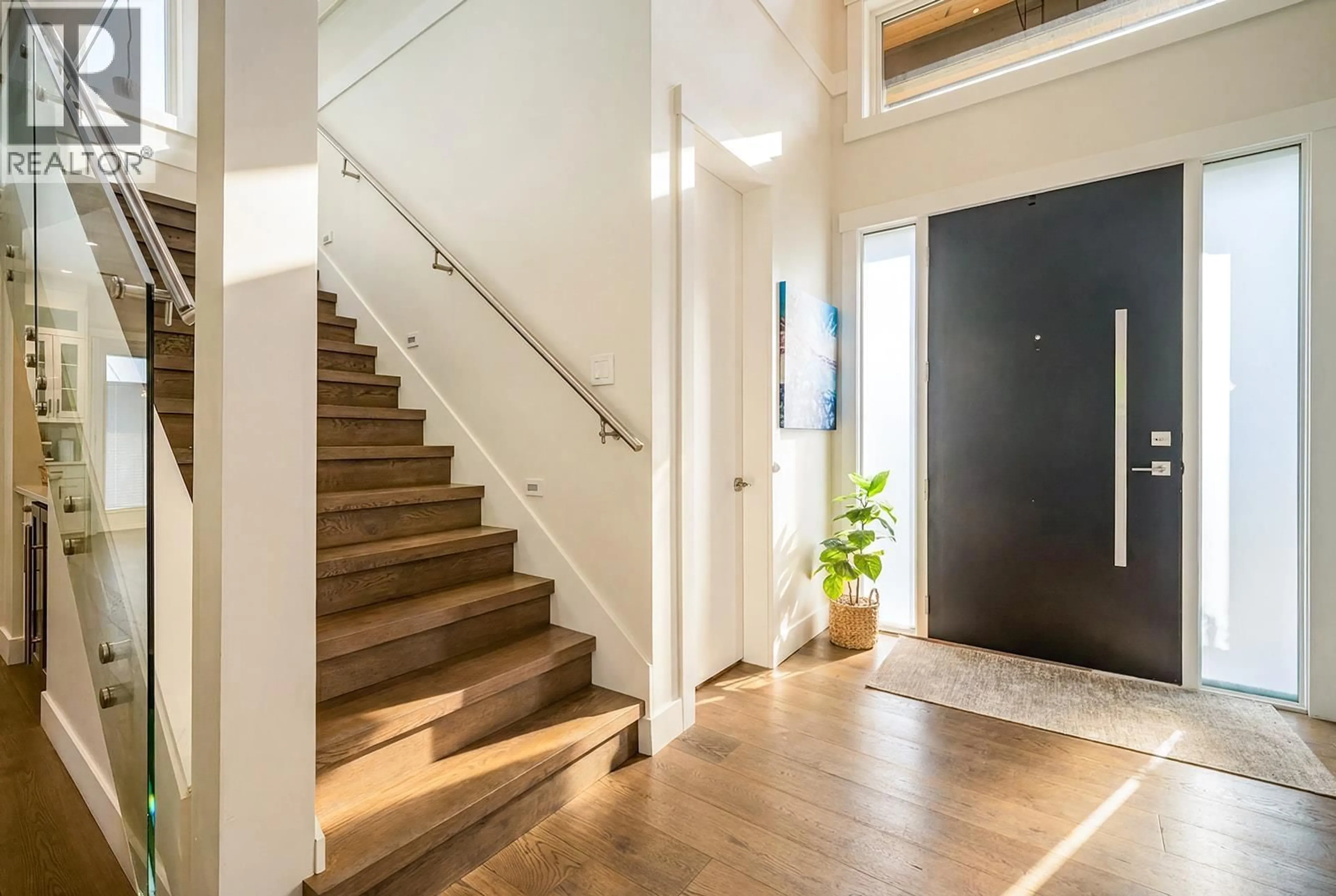 Indoor entryway for 40305 ARISTOTLE DRIVE, Squamish British Columbia V8B0V5