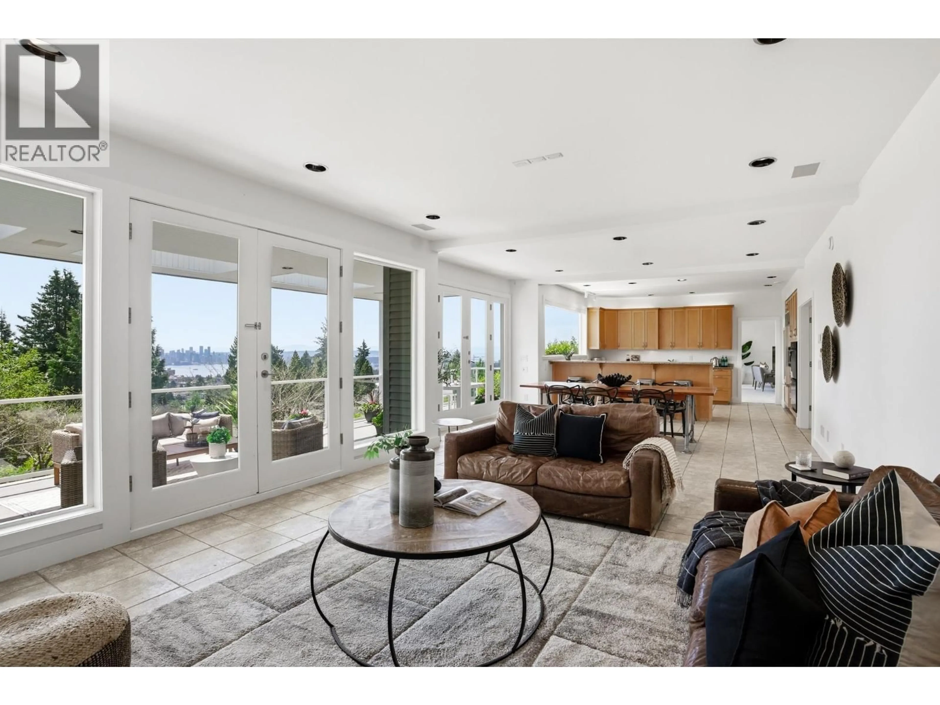 Unknown for 407 BRAND STREET, North Vancouver British Columbia V7N4G4