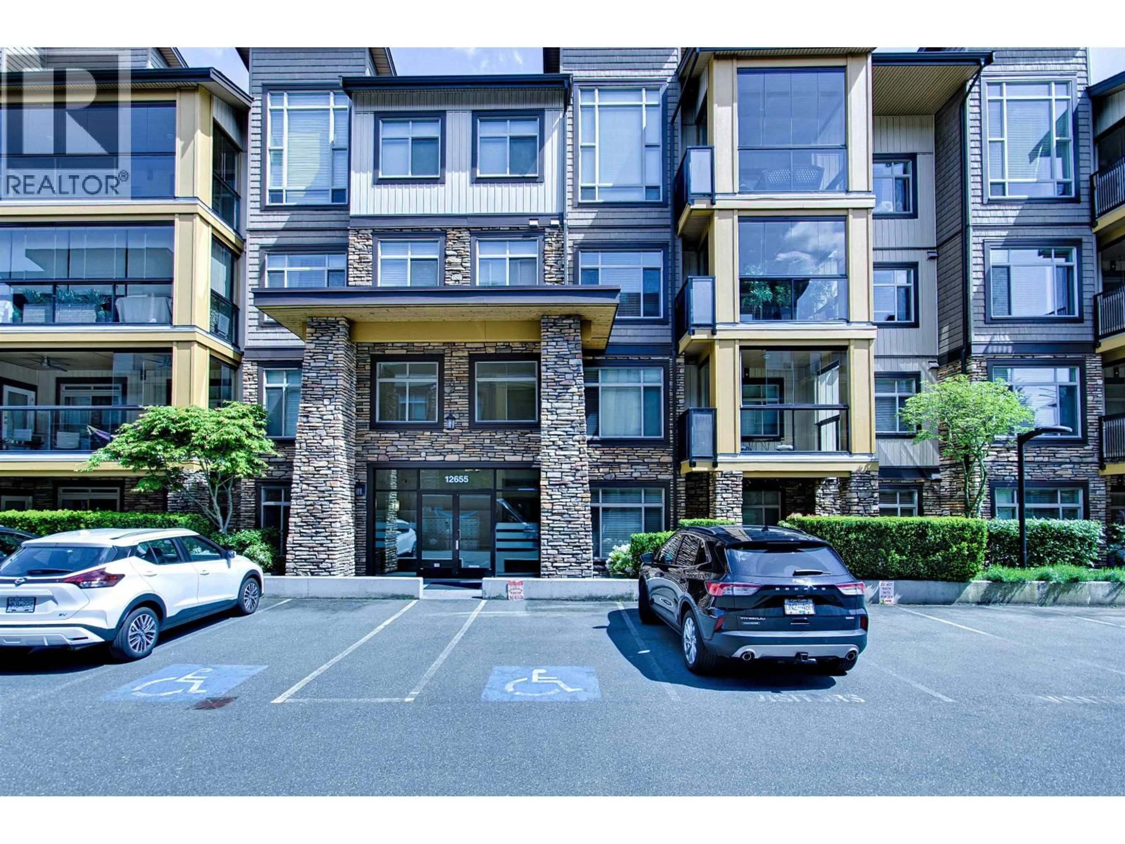 Indoor foyer for 211 - 12655 190A STREET, Pitt Meadows British Columbia V3Y0E9