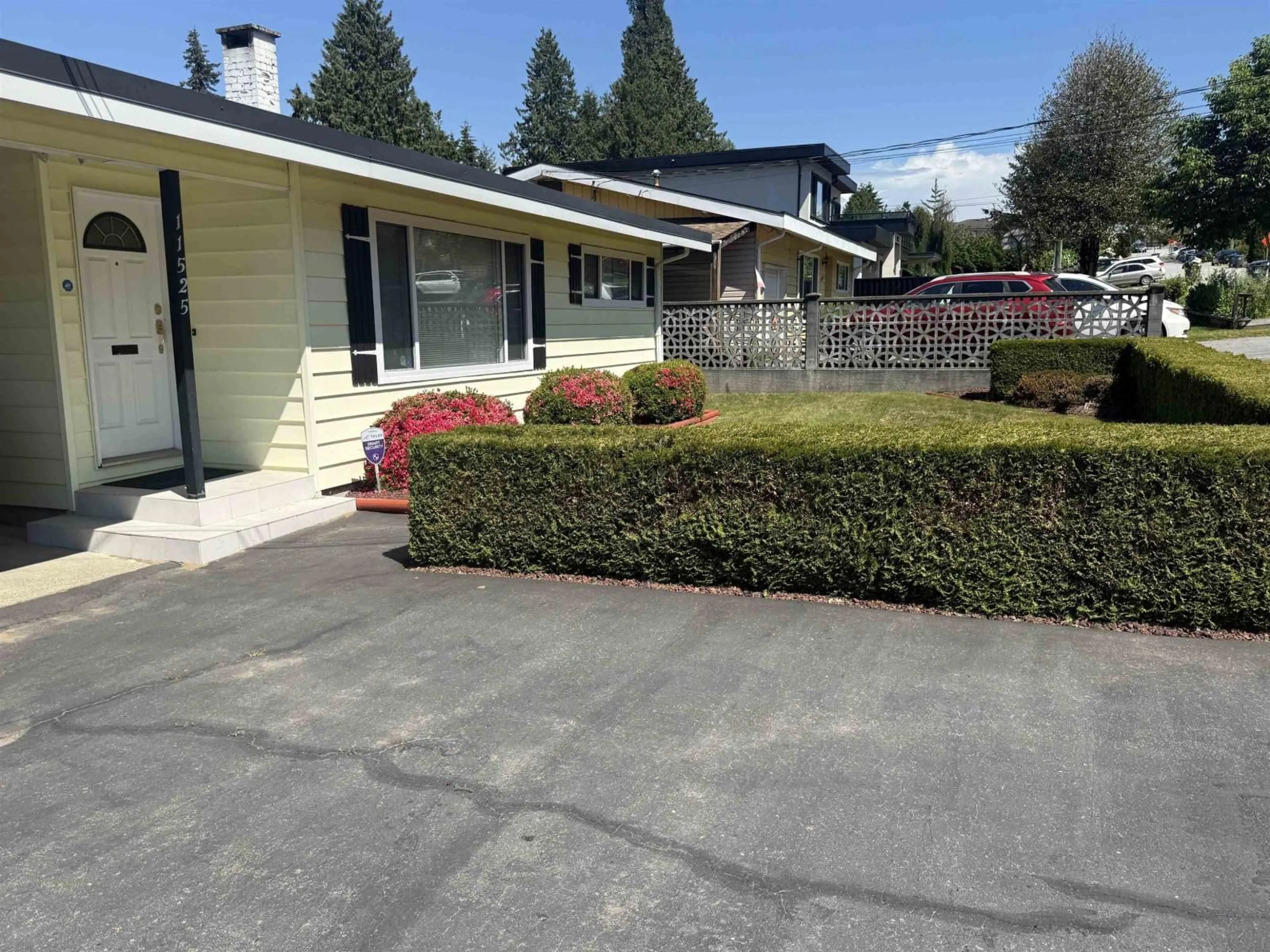 A pic from outside/outdoor area/front of a property/back of a property/a pic from drone, street for 11525 96A AVENUE, Surrey British Columbia V3V1Z9