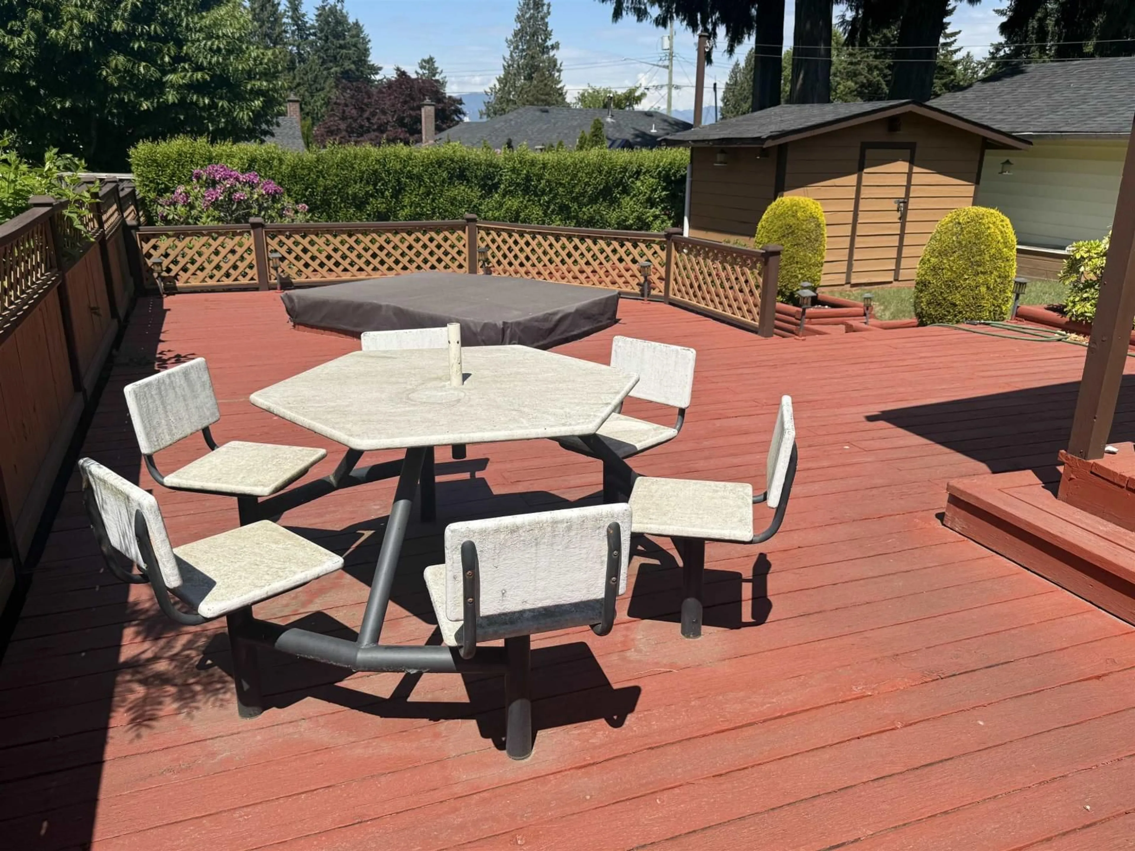 Patio, unknown for 11525 96A AVENUE, Surrey British Columbia V3V1Z9
