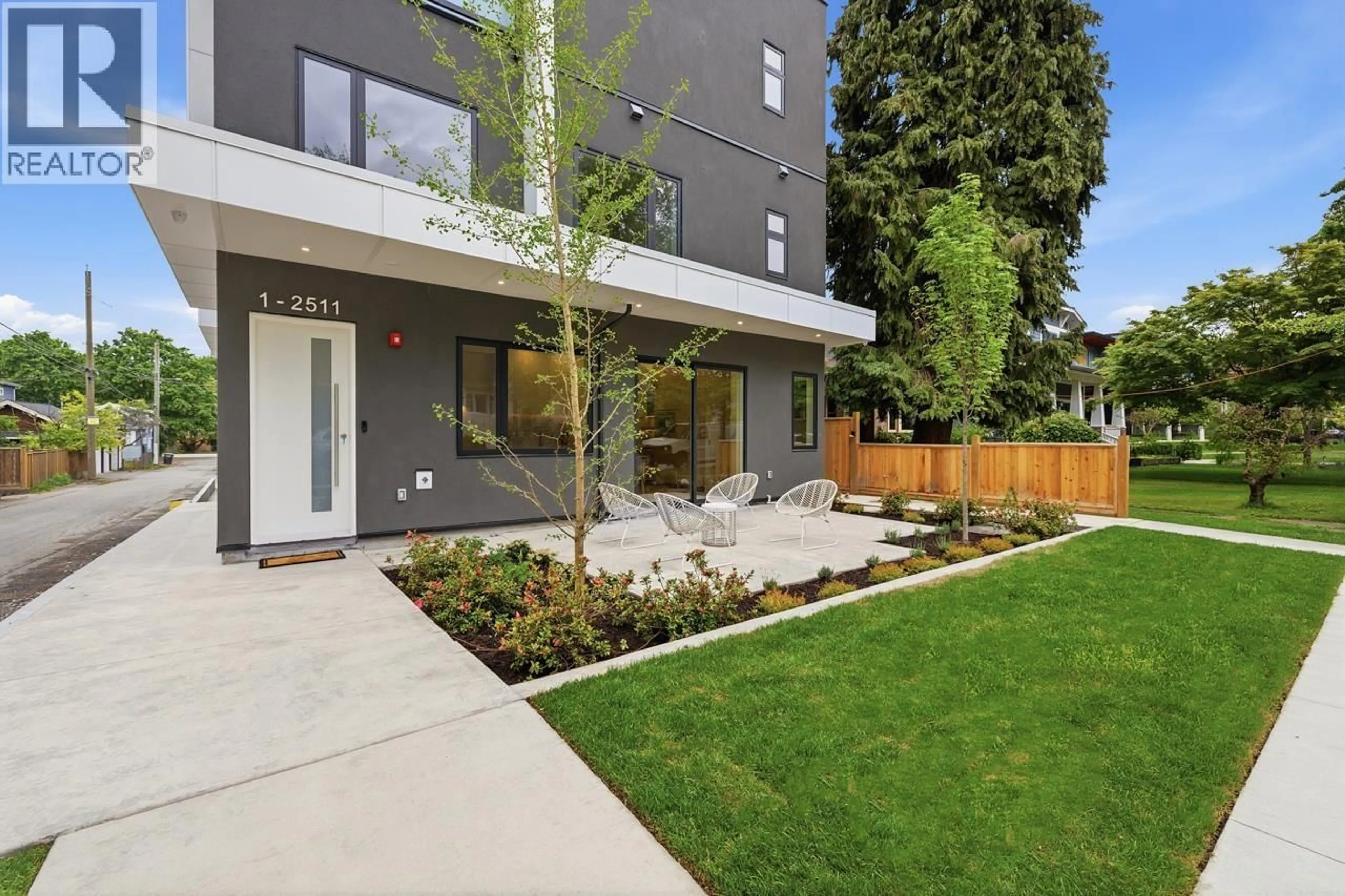 Patio, street for 1 - 2511 KITCHENER STREET, Vancouver British Columbia V5K3C7