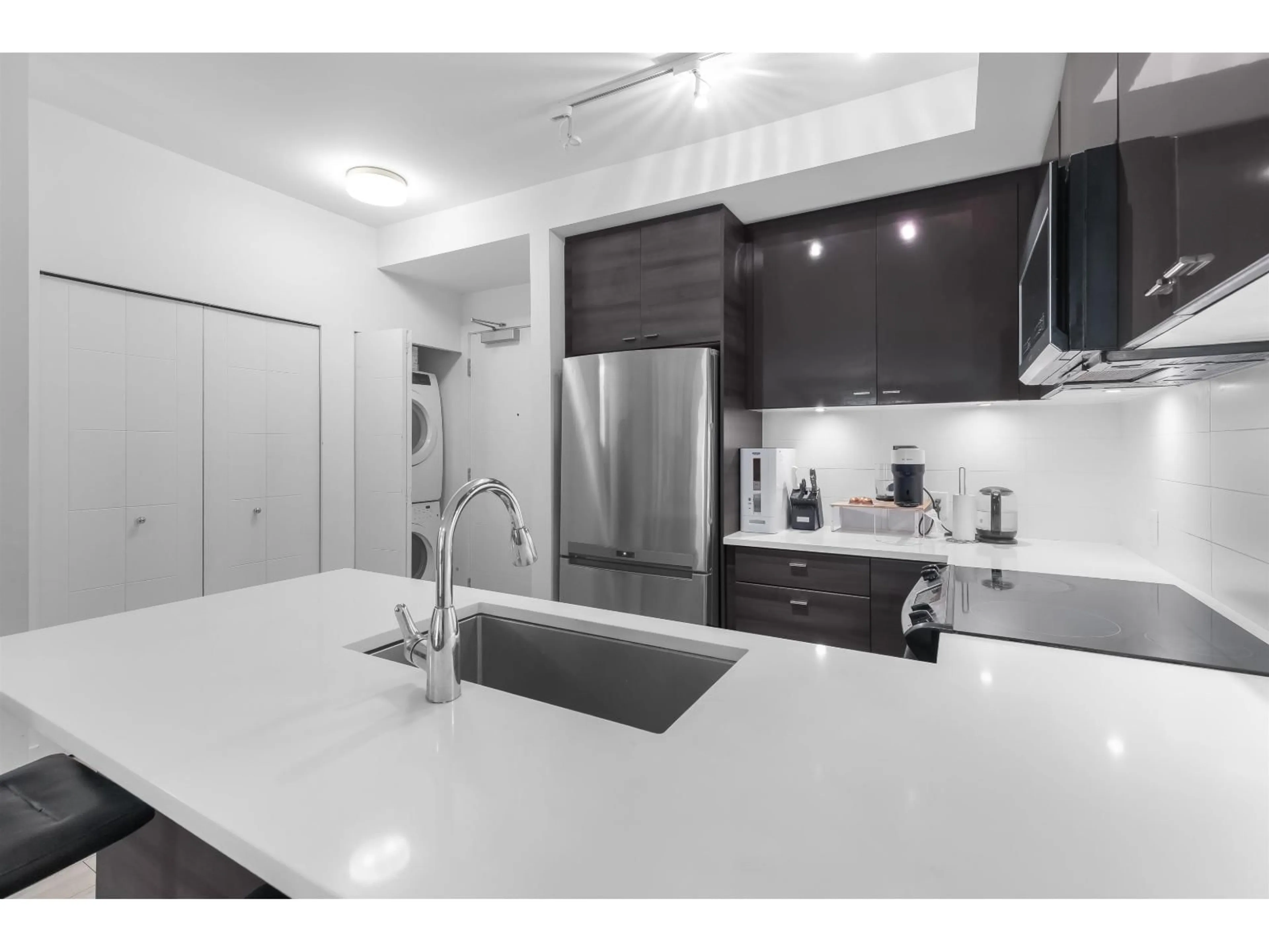 Standard kitchen, unknown for 112 - 13931 FRASER HIGHWAY, Surrey British Columbia V3T4E6