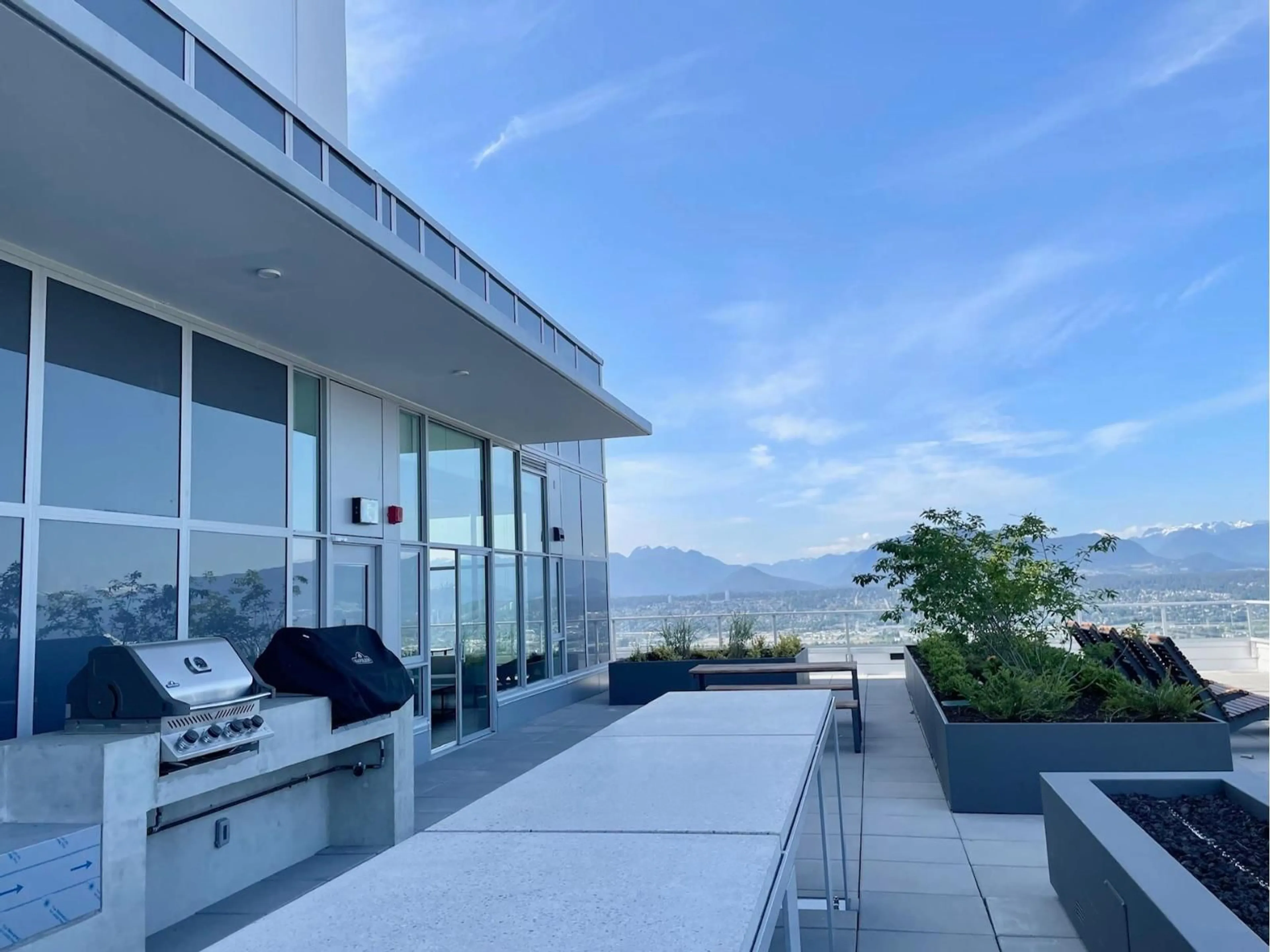 Balcony in the apartment, mountain view for 606 - 13350 CENTRAL AVENUE, Surrey British Columbia V3T0S1