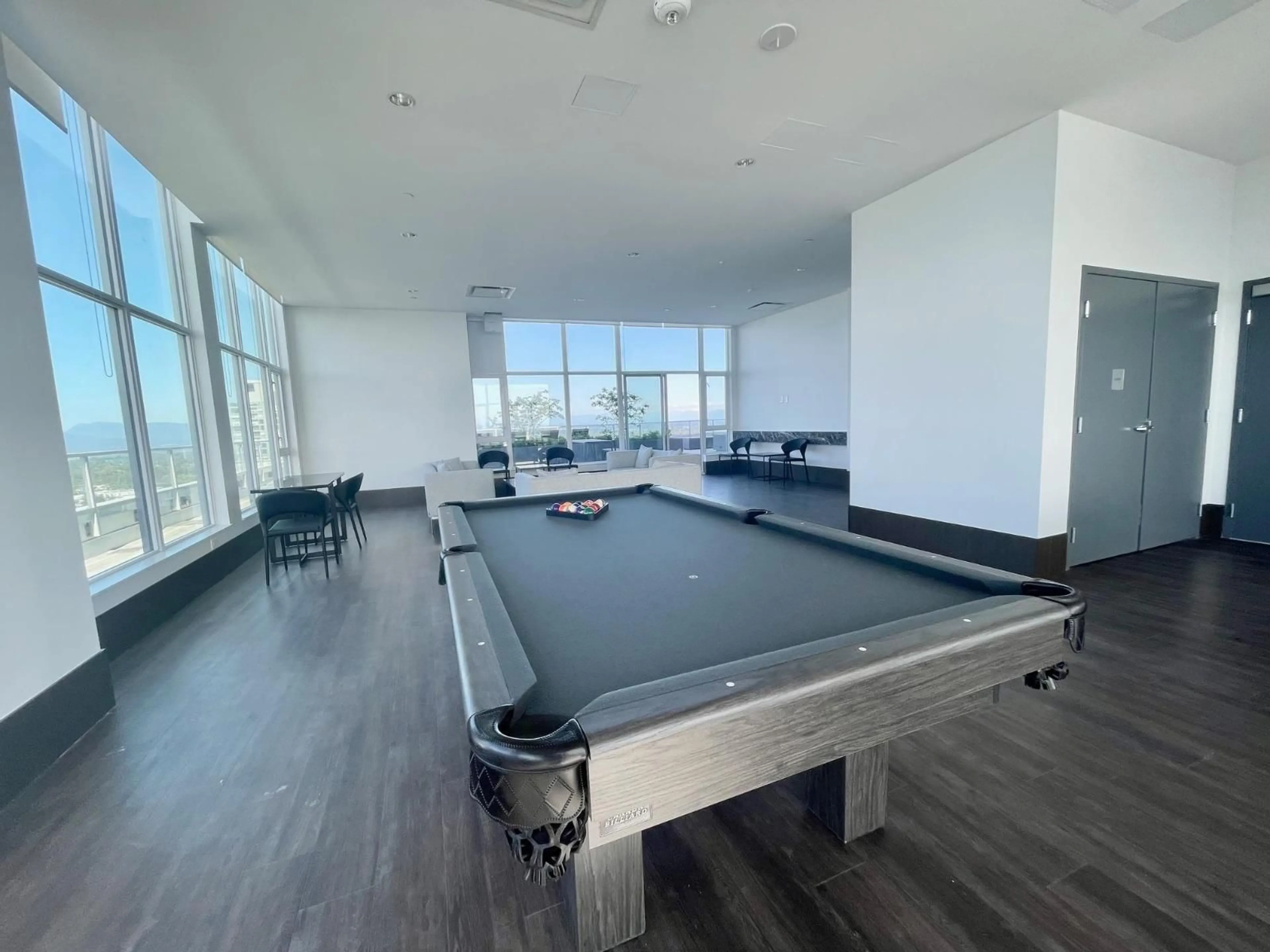 A pic of a room for 606 - 13350 CENTRAL AVENUE, Surrey British Columbia V3T0S1