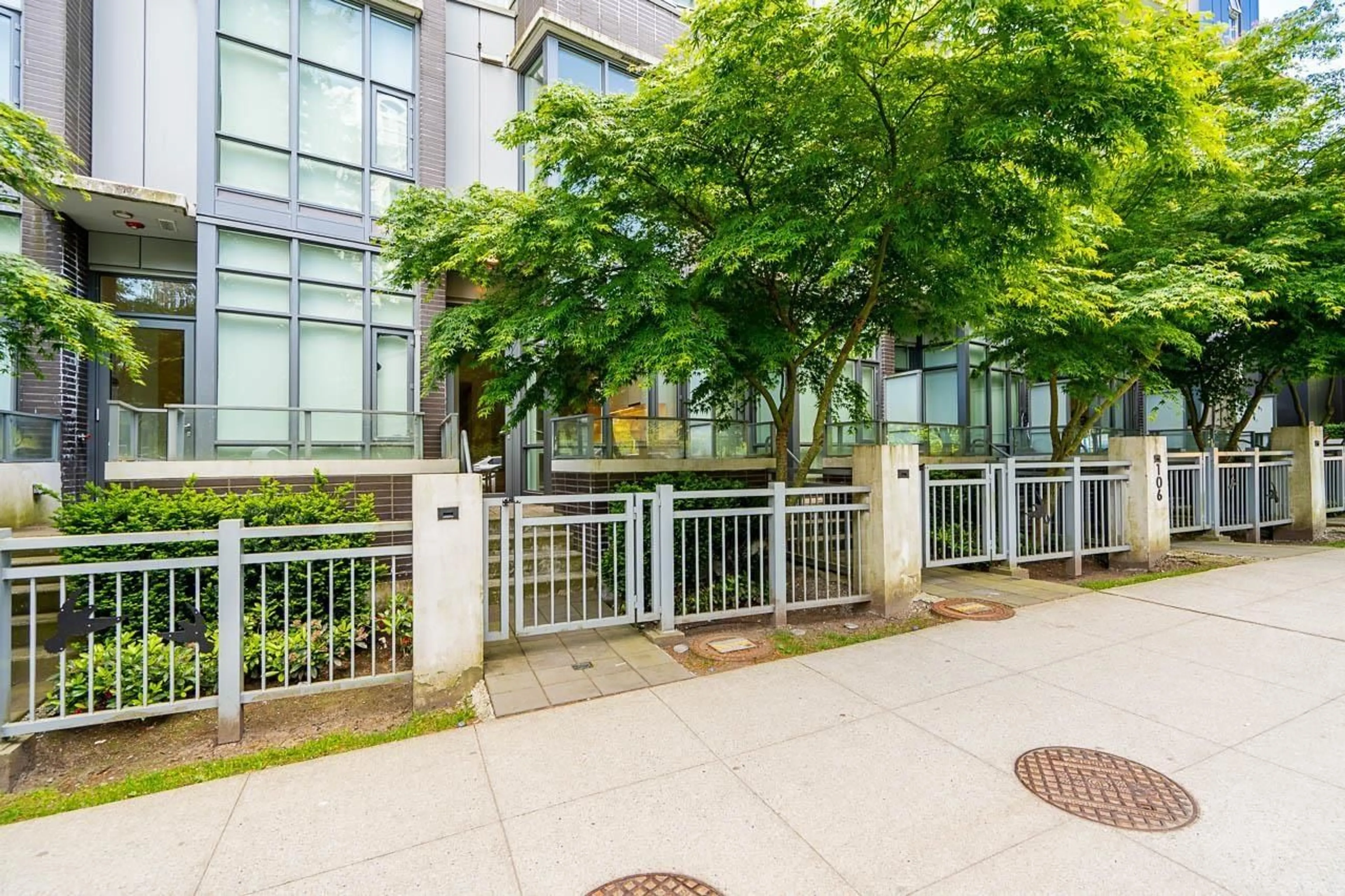 Patio, unknown for 103 - 13438 CENTRAL AVENUE, Surrey British Columbia V3T0N2