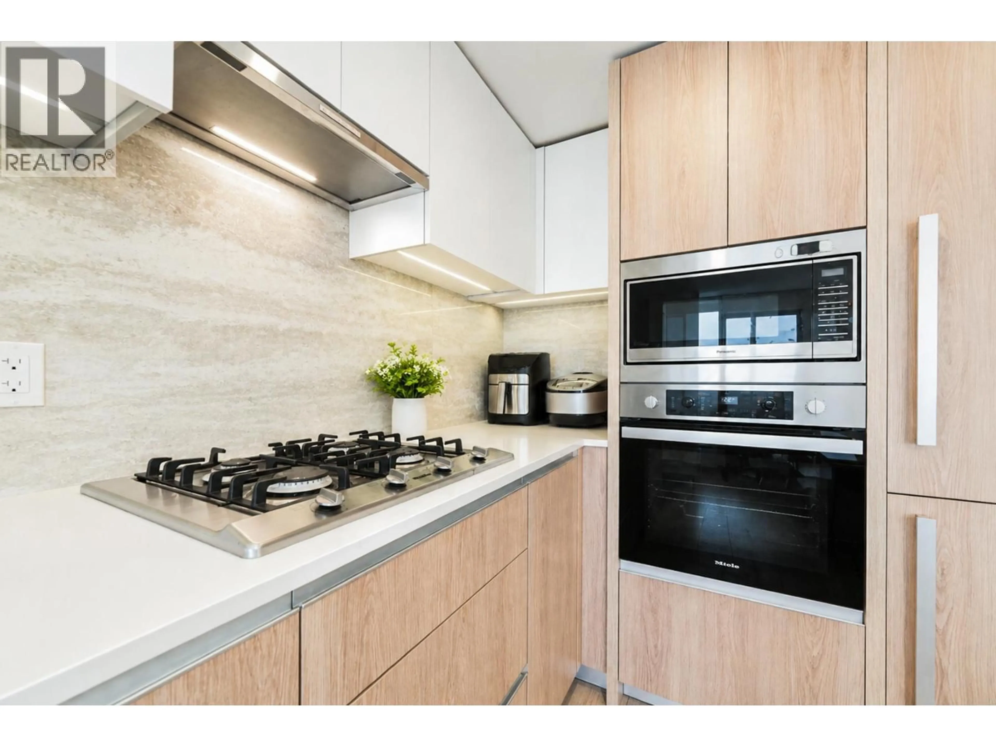 Standard kitchen, unknown for 1202 - 8111 PARK ROAD, Richmond British Columbia V6Y0M2