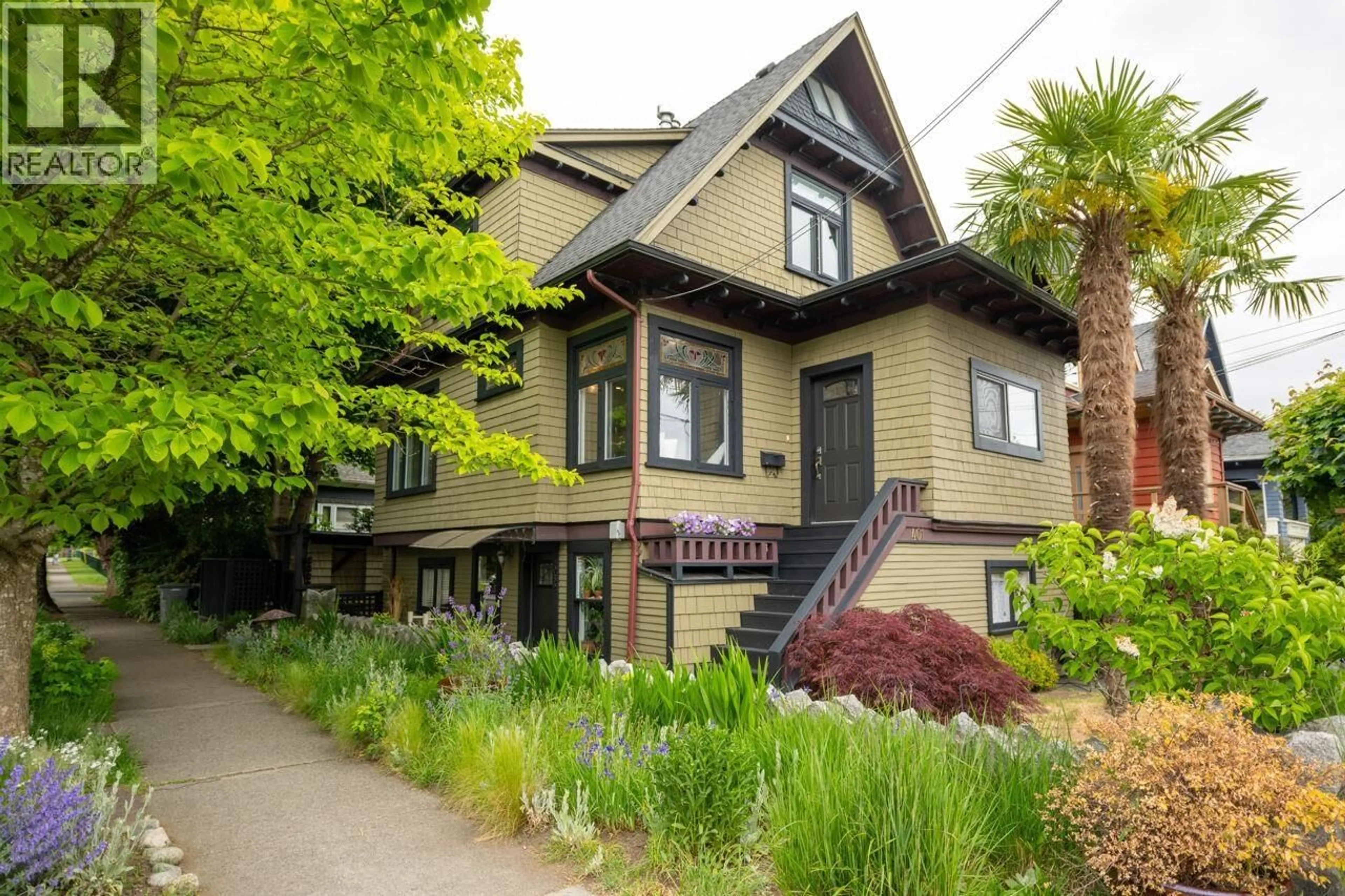 Patio, street for 401 KING EDWARD AVENUE, Vancouver British Columbia V5V2C6