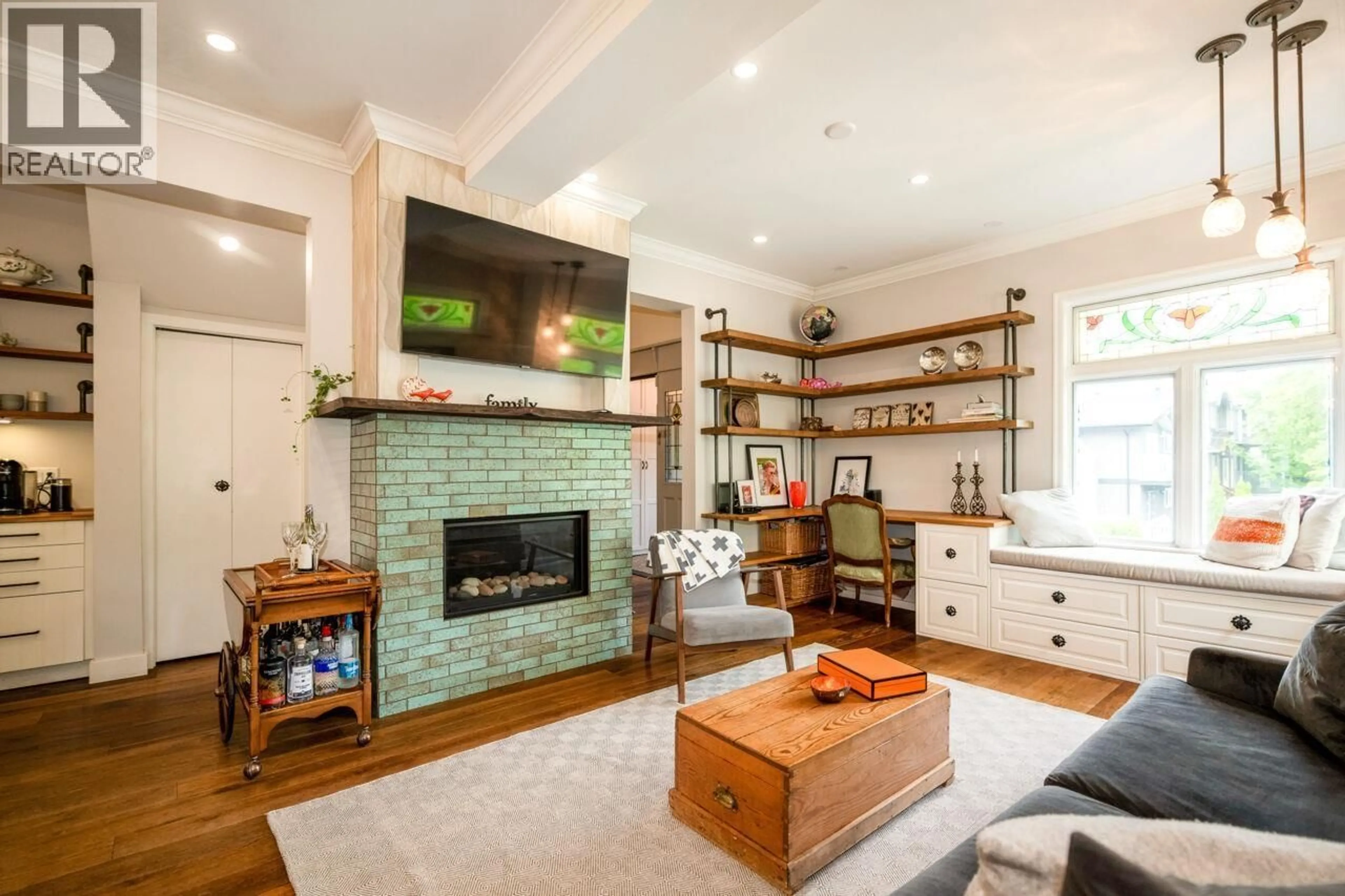 Living room with furniture, unknown for 401 KING EDWARD AVENUE, Vancouver British Columbia V5V2C6