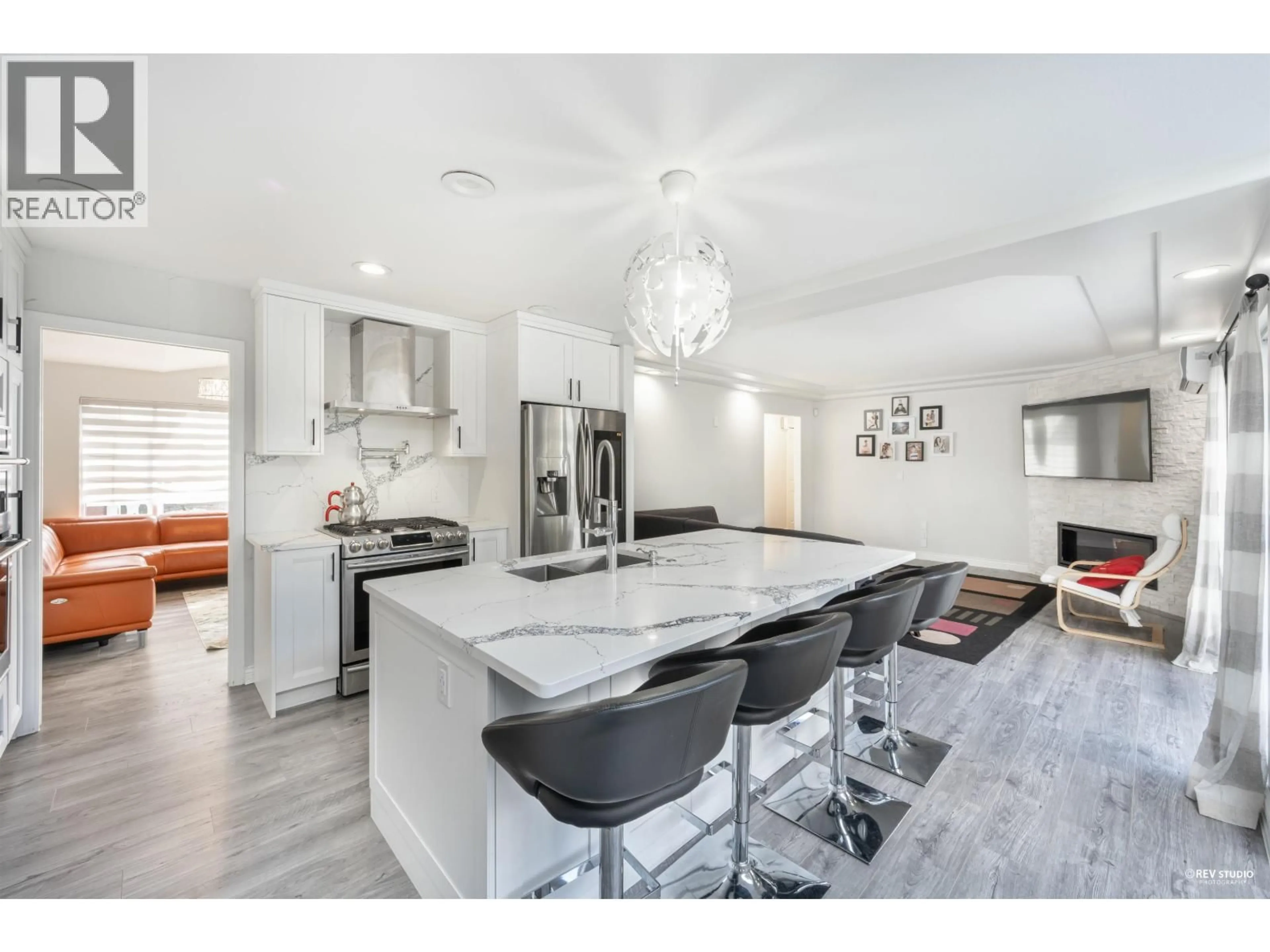 Open concept kitchen, ceramic/tile floor for 2471 FRISKIE AVENUE, Port Coquitlam British Columbia V3B7P9