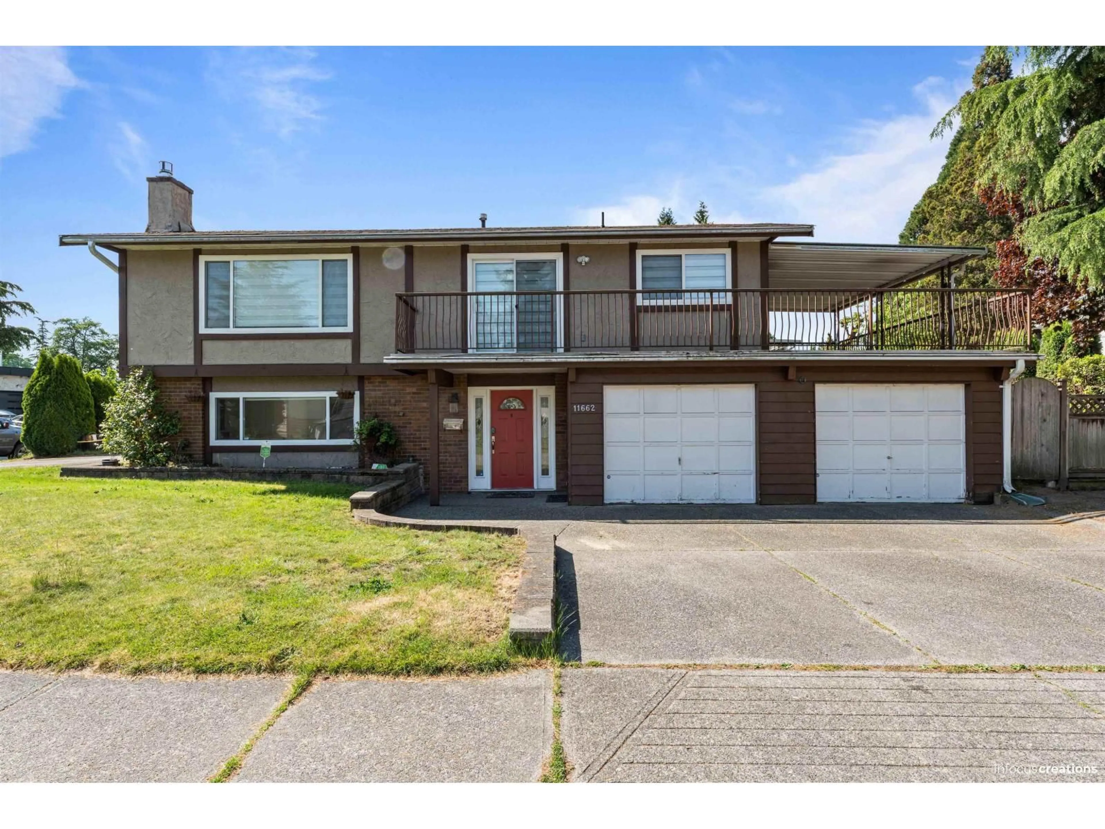 Home with vinyl exterior material, street for 11662 89A AVENUE, Delta British Columbia V4C7G5