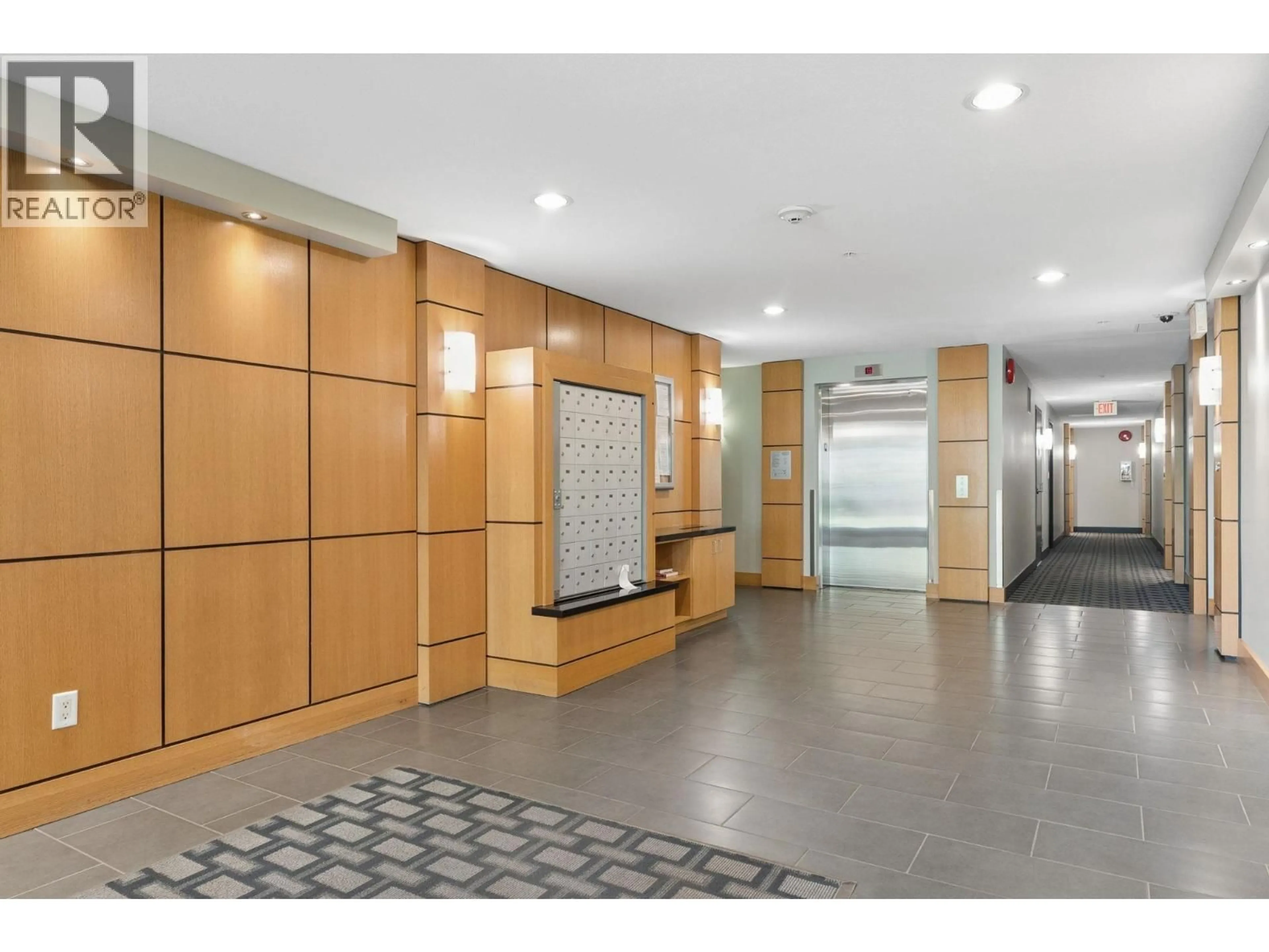Indoor foyer for 407 - 14300 RIVERPORT WAY, Richmond British Columbia V6W0A4
