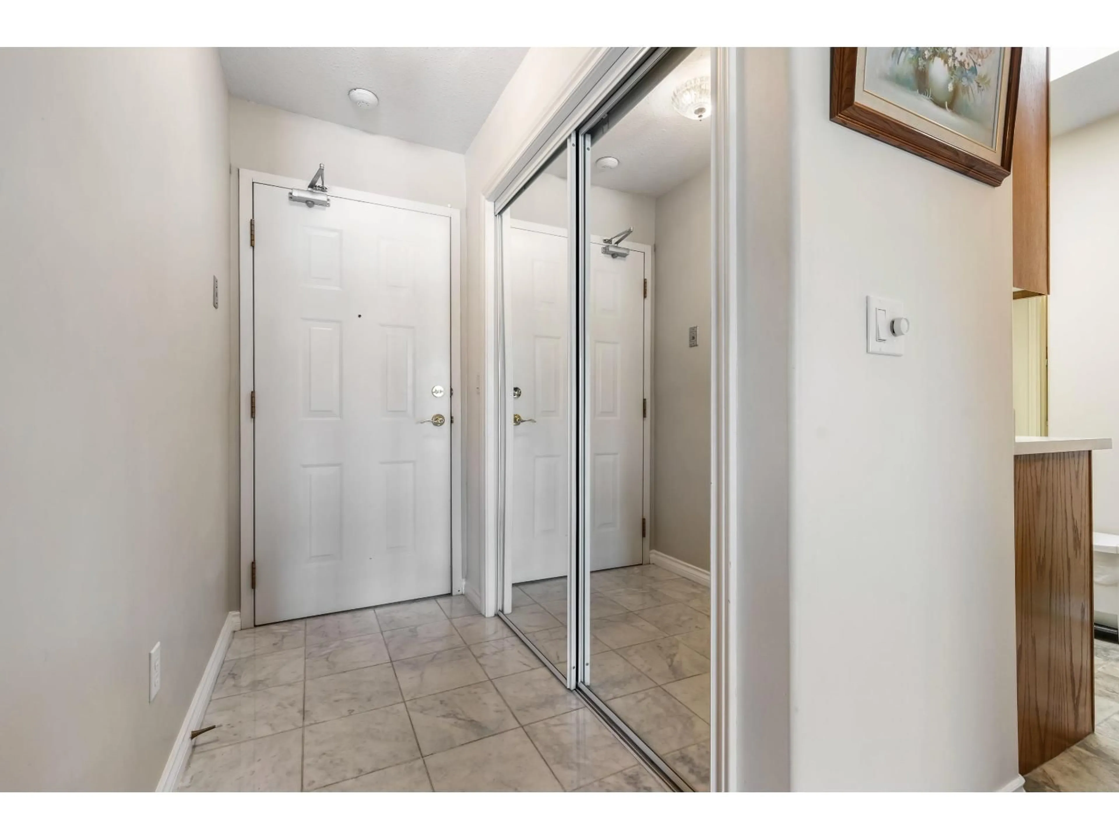 Indoor entryway for 312 - 8985 MARY STREET, Chilliwack British Columbia V2P4J4