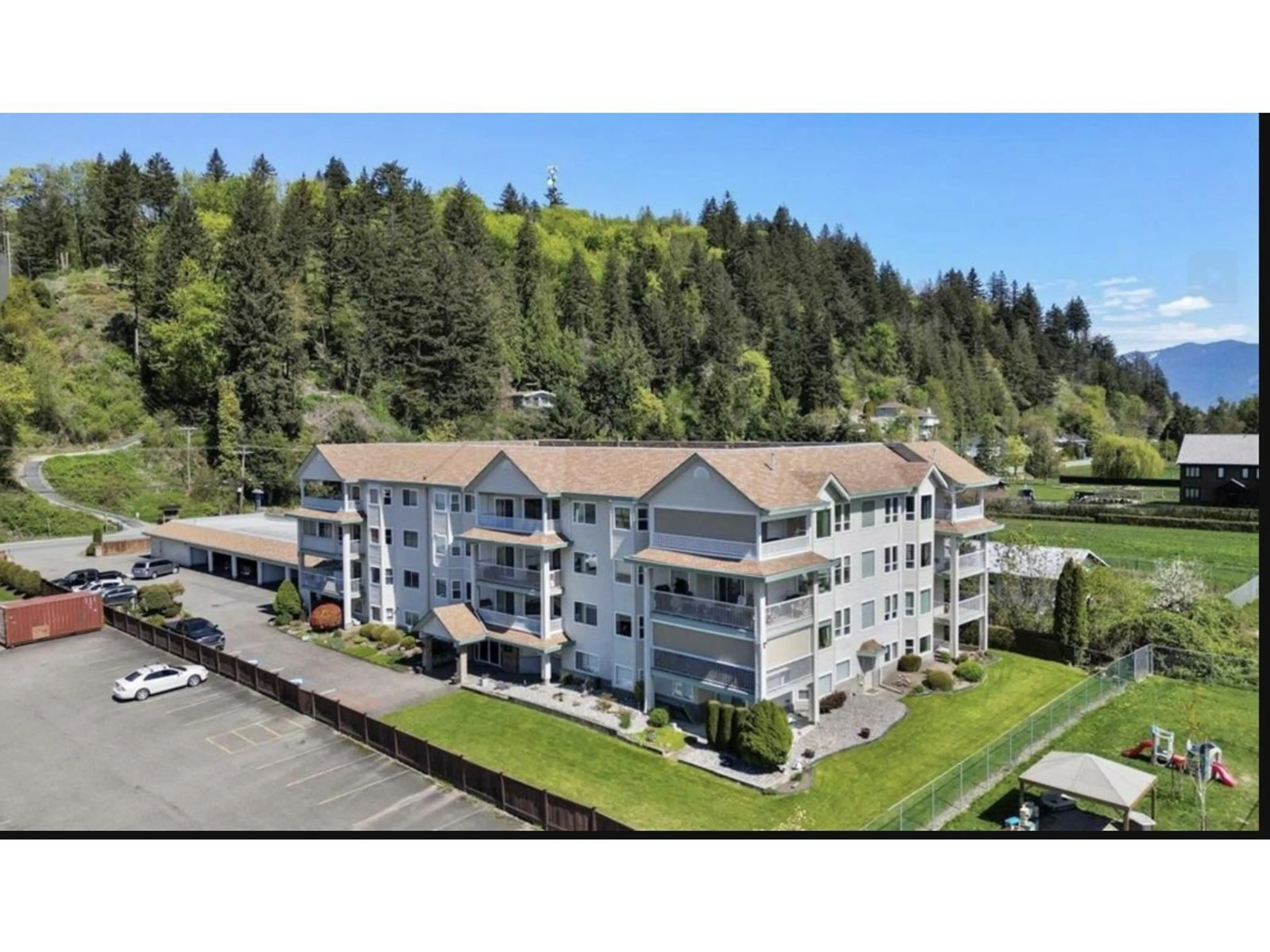 A pic from outside/outdoor area/front of a property/back of a property/a pic from drone, unknown for 104 - 46966 YALE ROAD, Chilliwack British Columbia V2P2S7