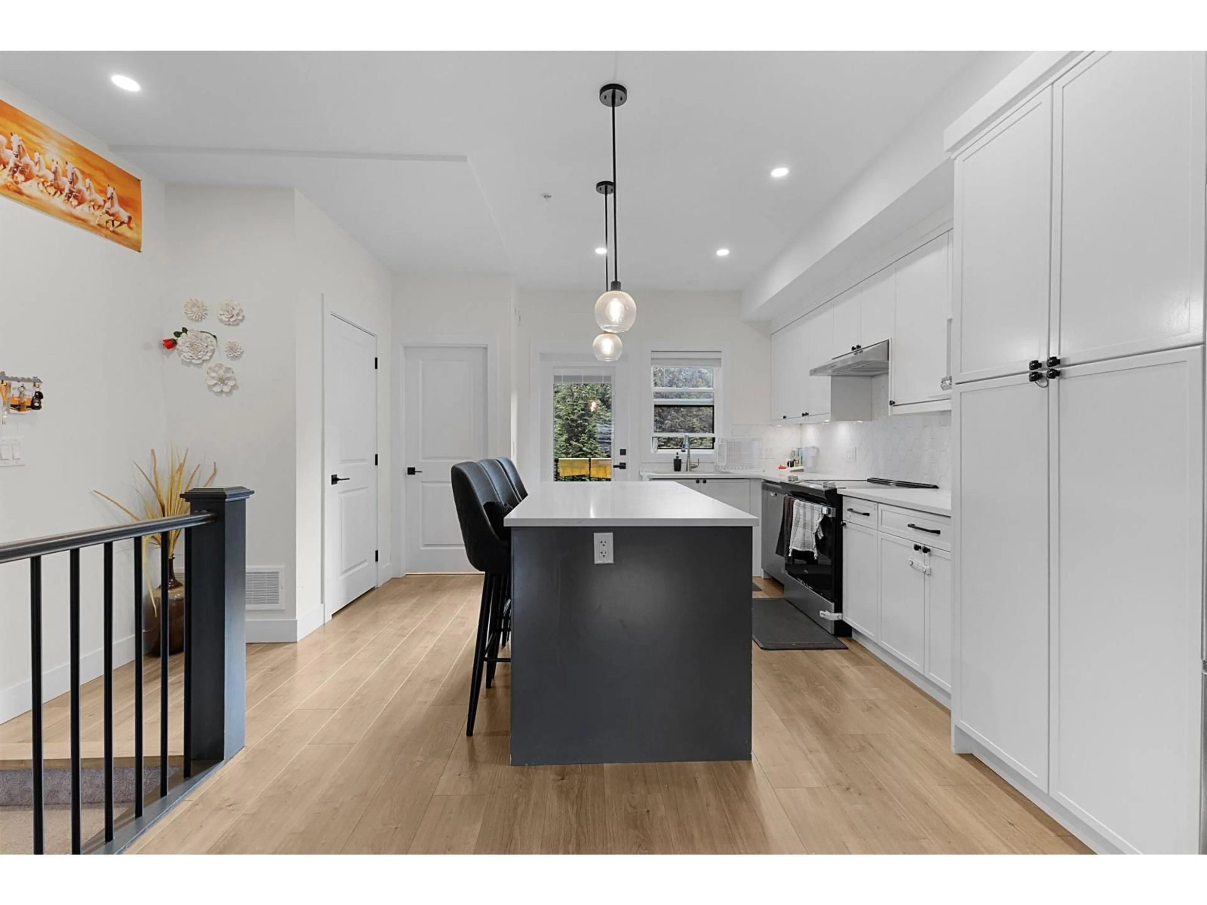 Open concept kitchen, unknown for 11 - 32970 TUNBRIDGE AVENUE, Mission British Columbia V2V0J9